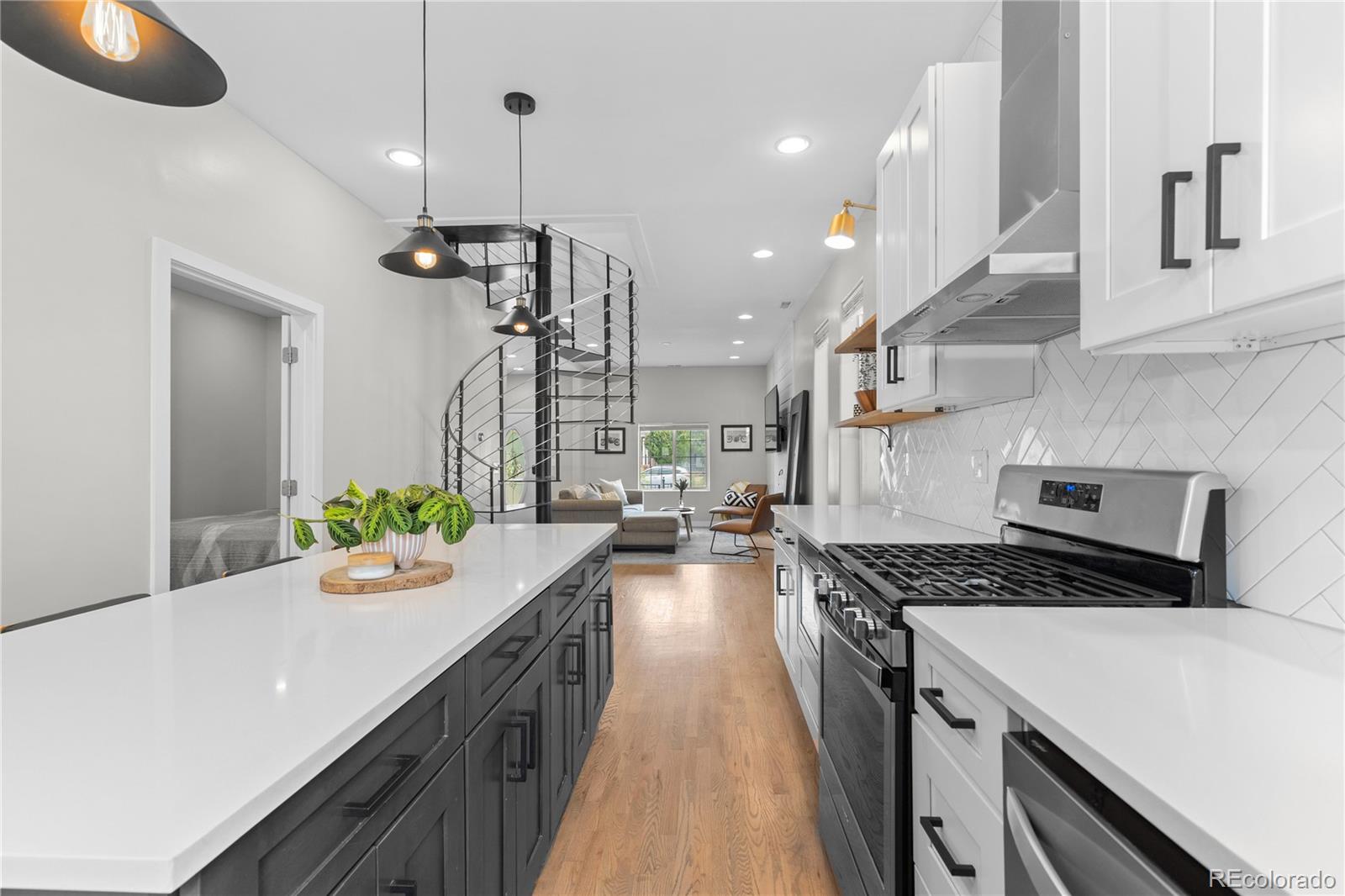 MLS Image #11 for 3443  lawrence street,denver, Colorado
