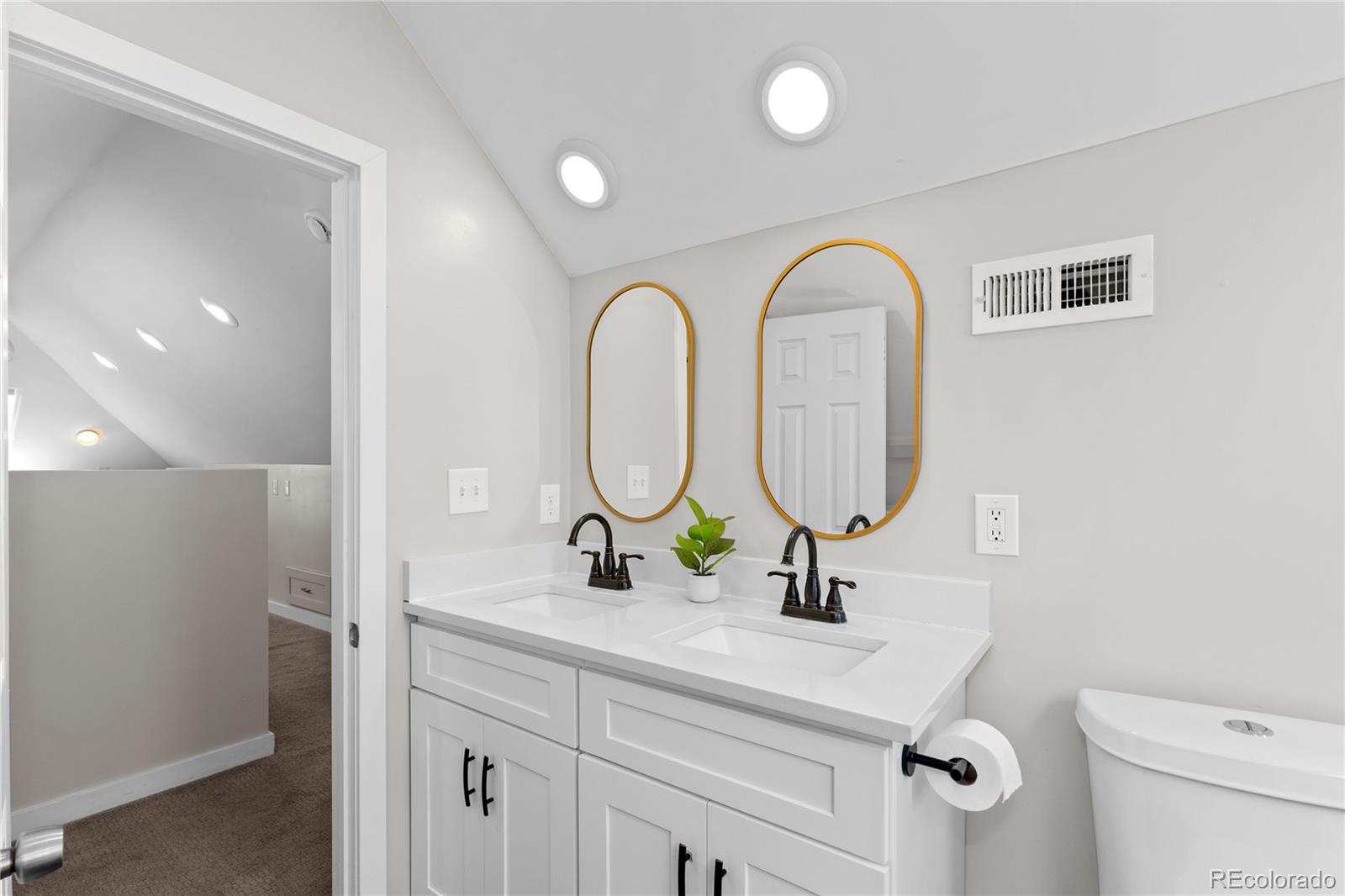 MLS Image #23 for 3443  lawrence street,denver, Colorado