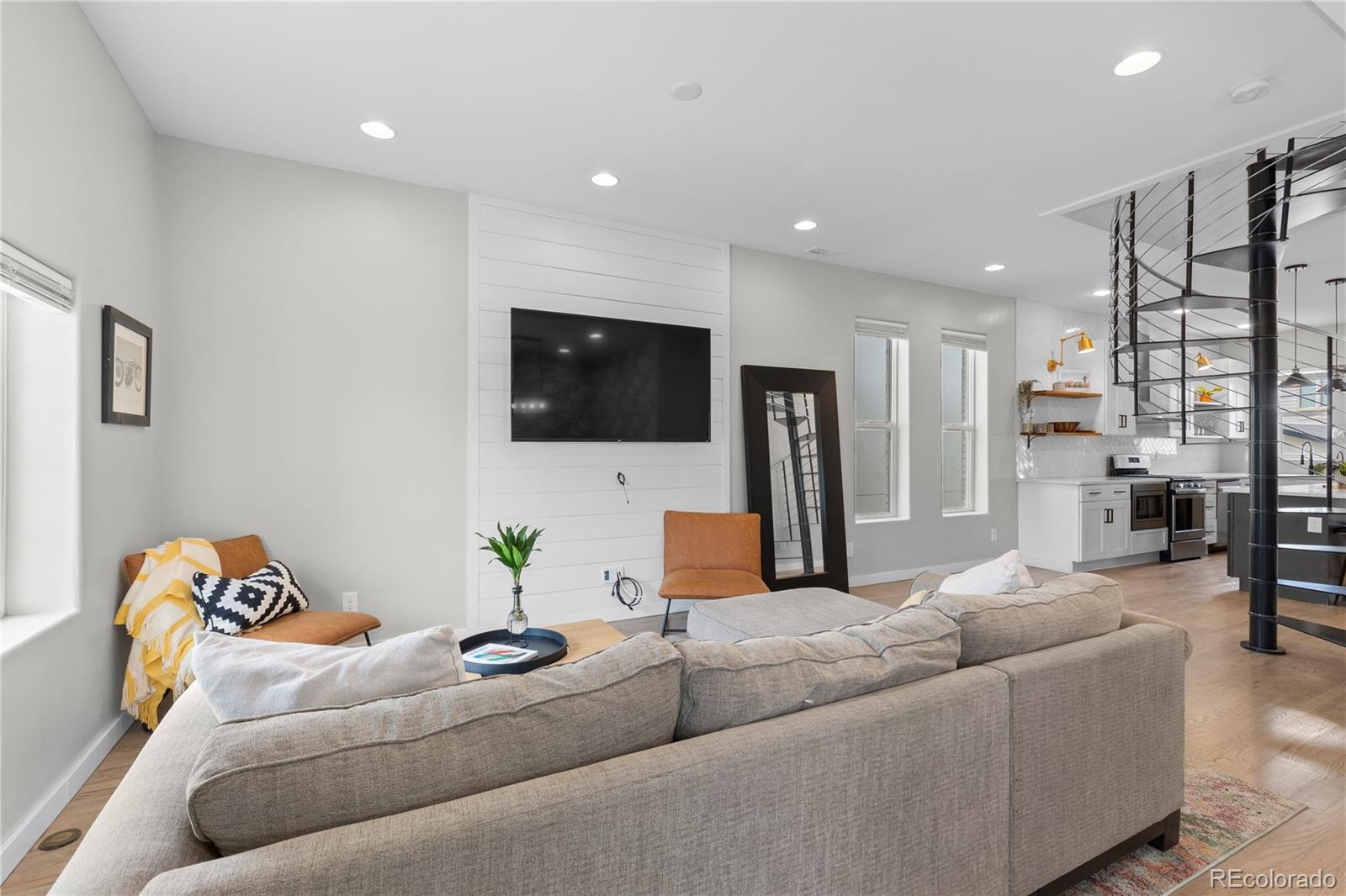 MLS Image #4 for 3443  lawrence street,denver, Colorado