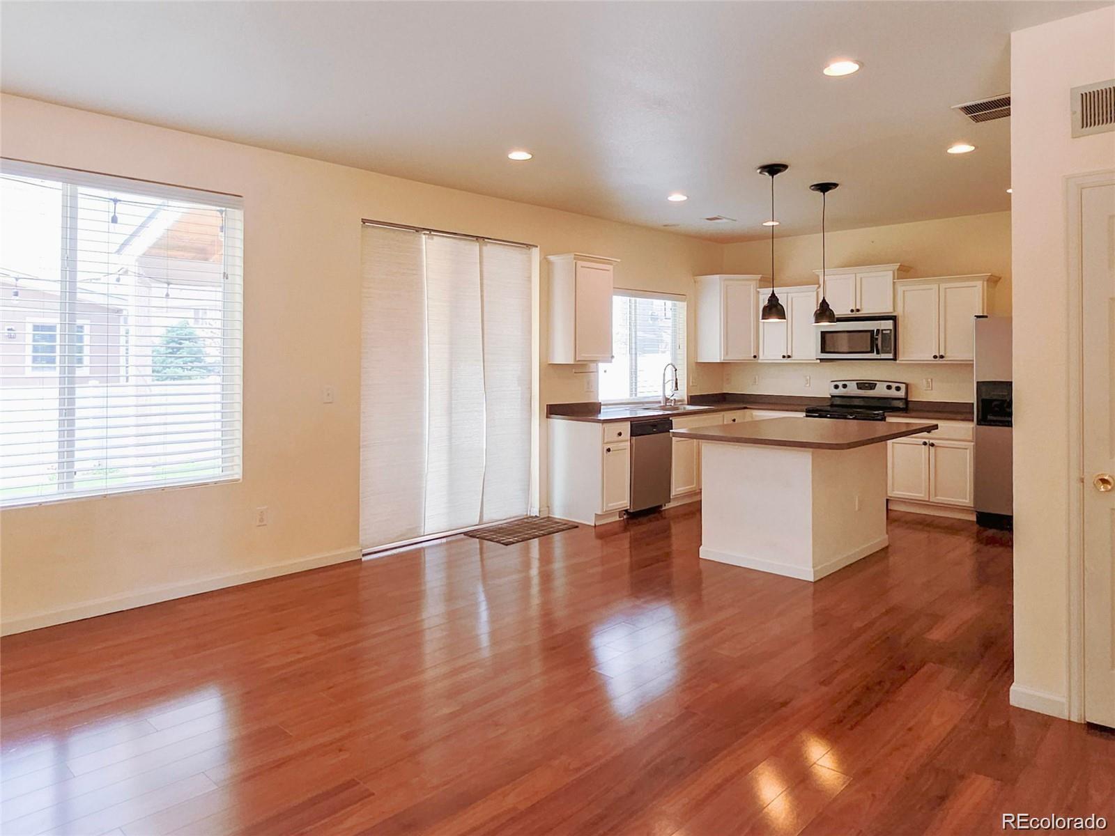 MLS Image #3 for 20768  randolph ,denver, Colorado