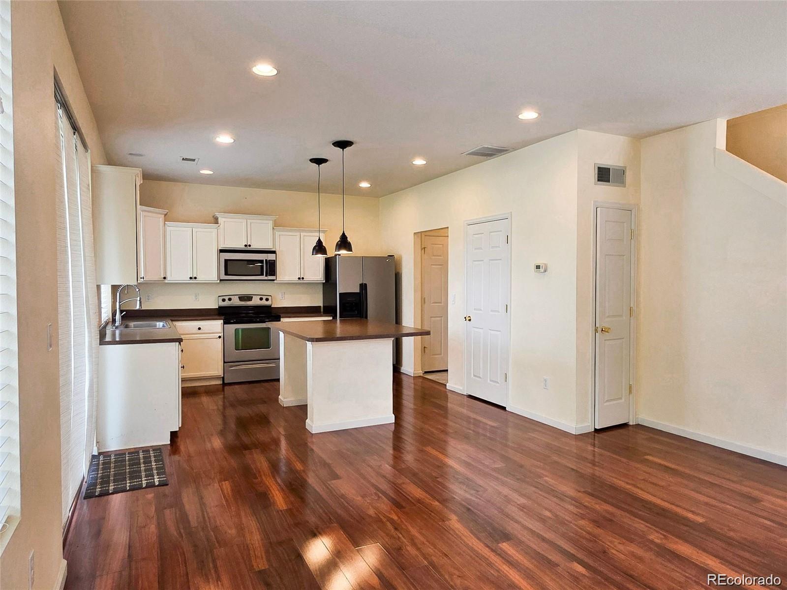 MLS Image #4 for 20768  randolph ,denver, Colorado