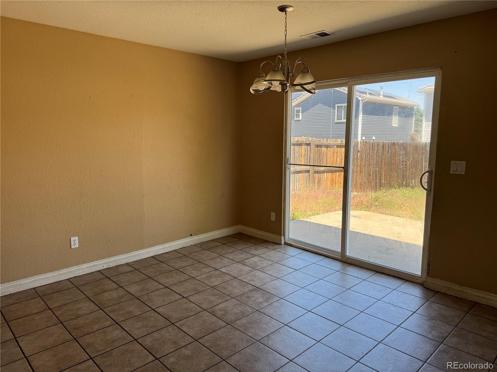 MLS Image #3 for 20787 e 39th avenue,denver, Colorado