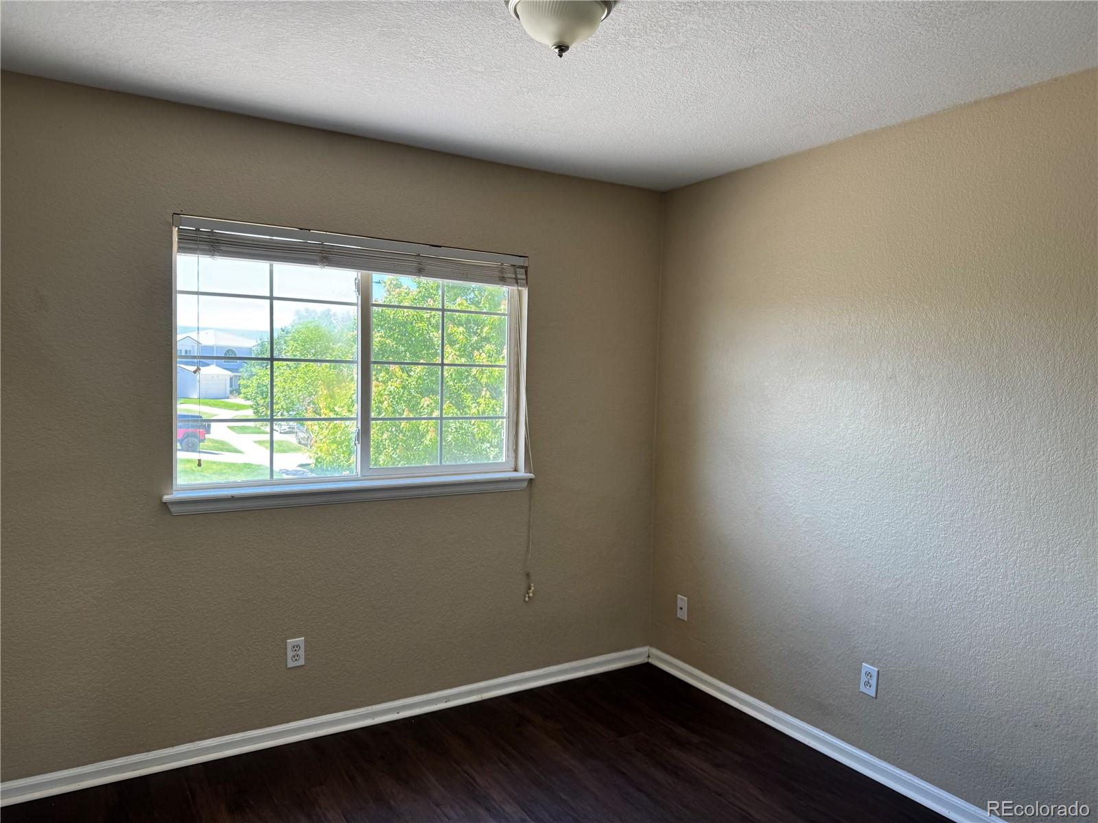 MLS Image #5 for 20787 e 39th avenue,denver, Colorado