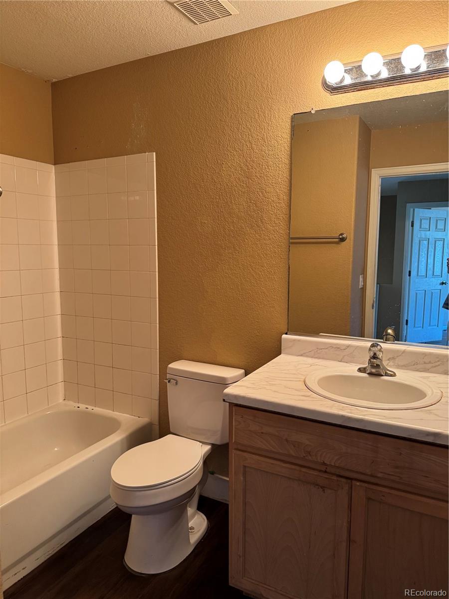MLS Image #6 for 20787 e 39th avenue,denver, Colorado