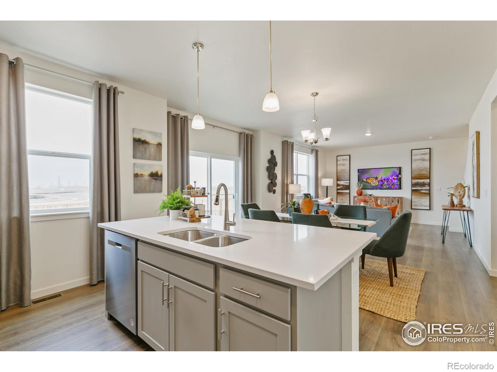 MLS Image #11 for 9935  ceylon court,commerce city, Colorado