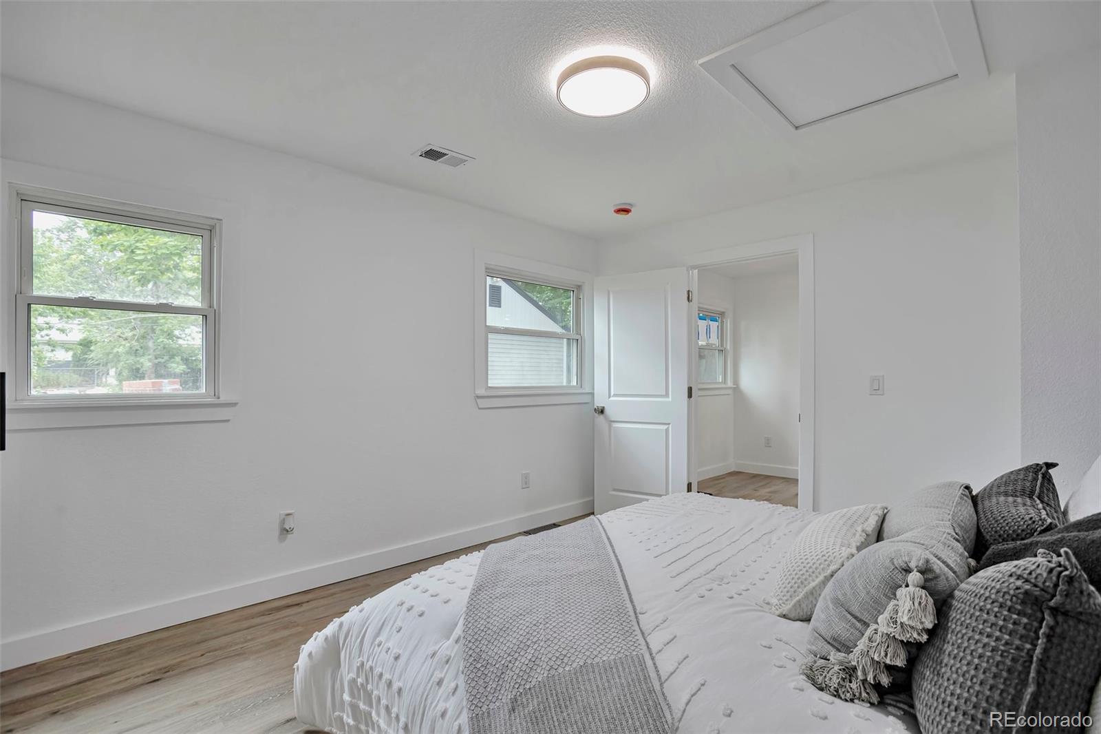 MLS Image #13 for 1360 w custer place,denver, Colorado