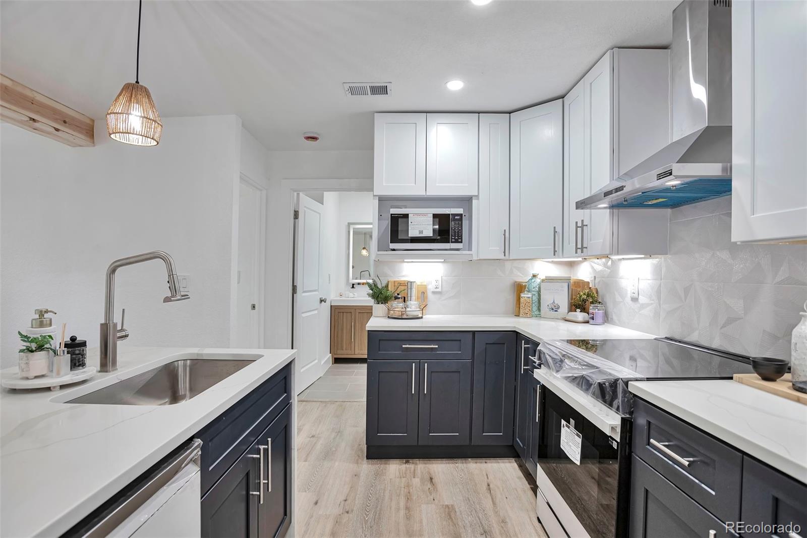 MLS Image #2 for 1360 w custer place,denver, Colorado