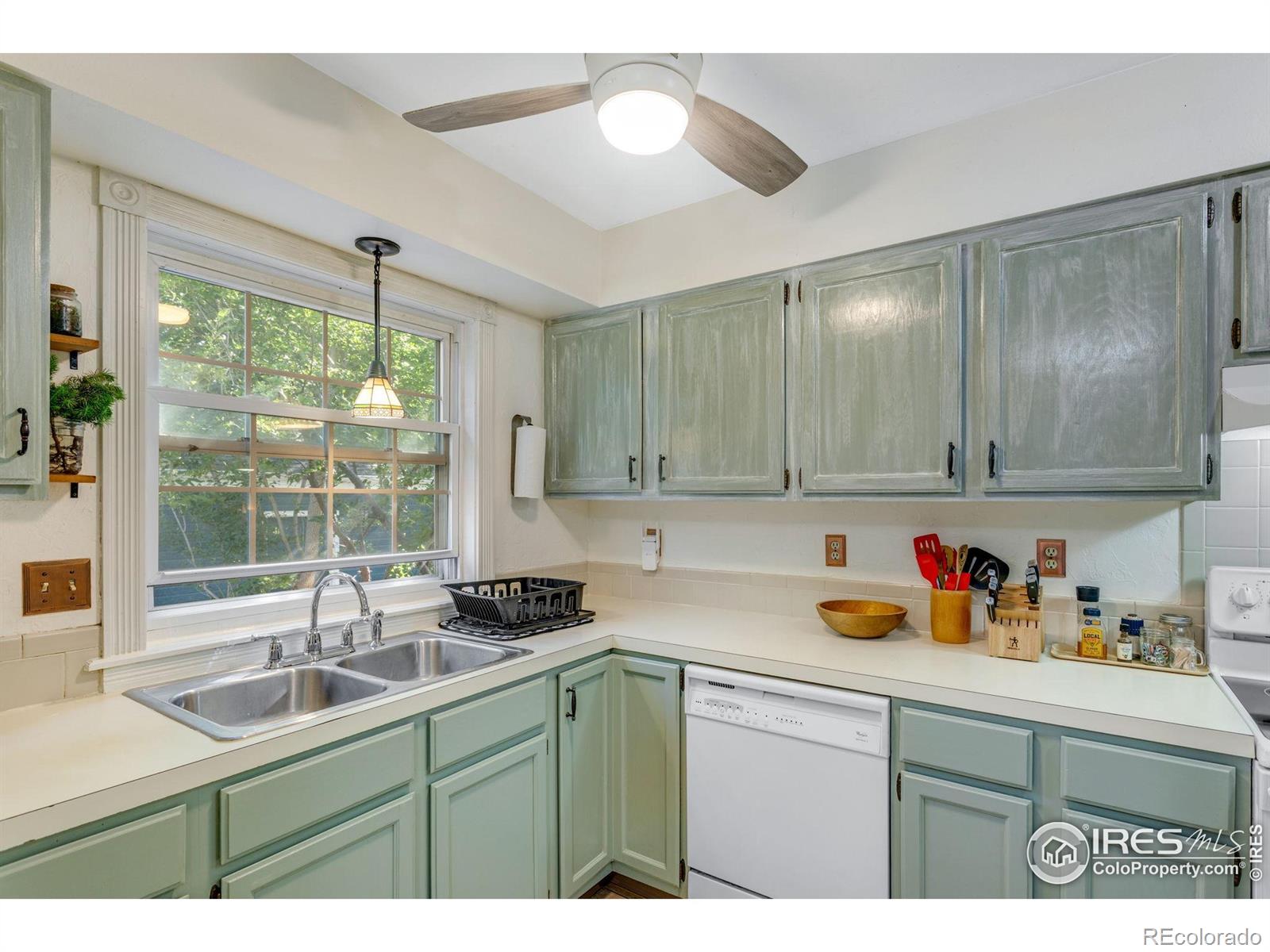 MLS Image #14 for 1333  village park court,fort collins, Colorado