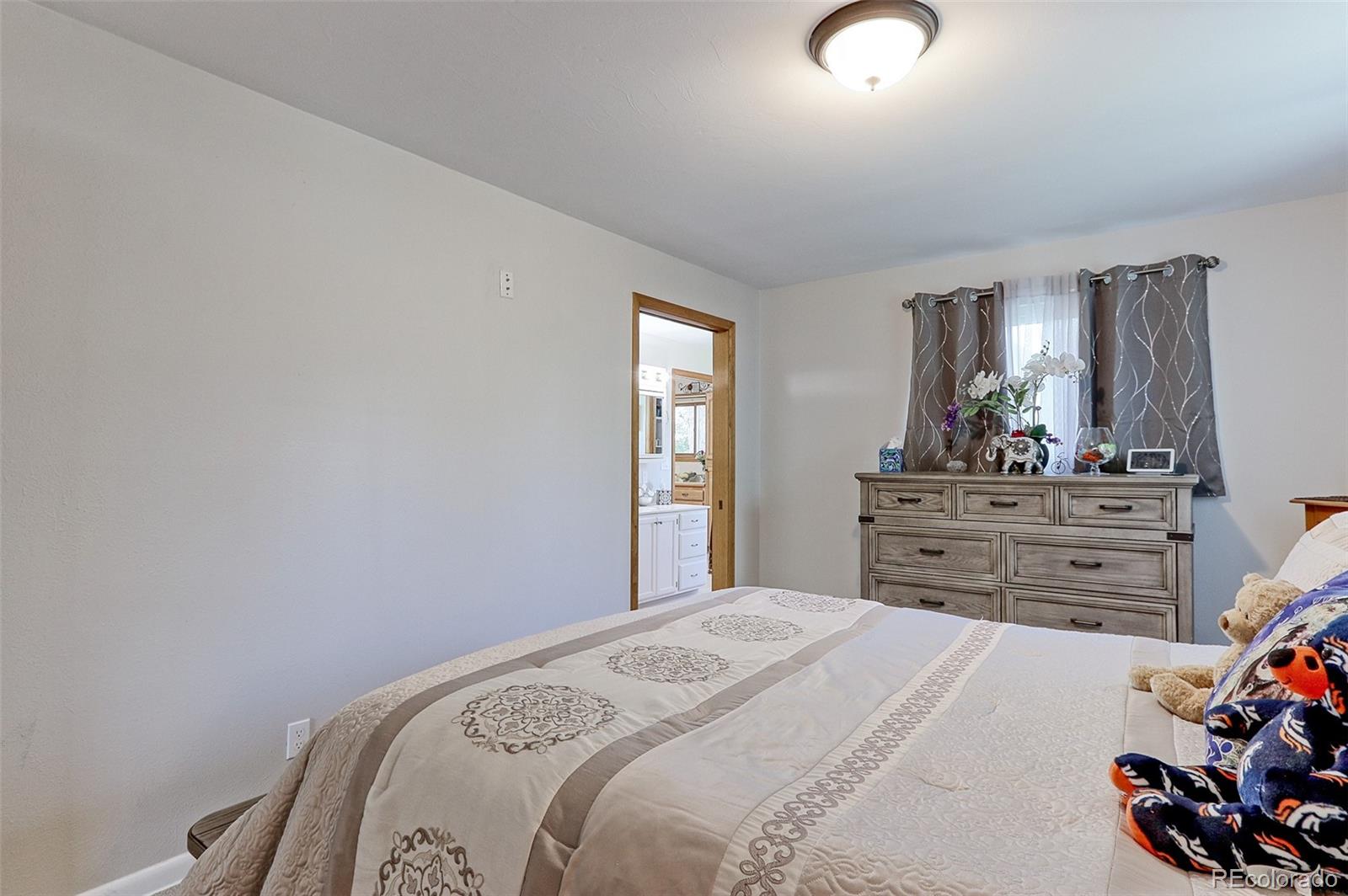 MLS Image #17 for 12384 w 61st avenue,arvada, Colorado