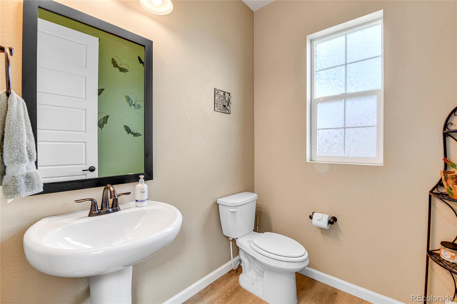 MLS Image #12 for 109 n patsburg street,aurora, Colorado