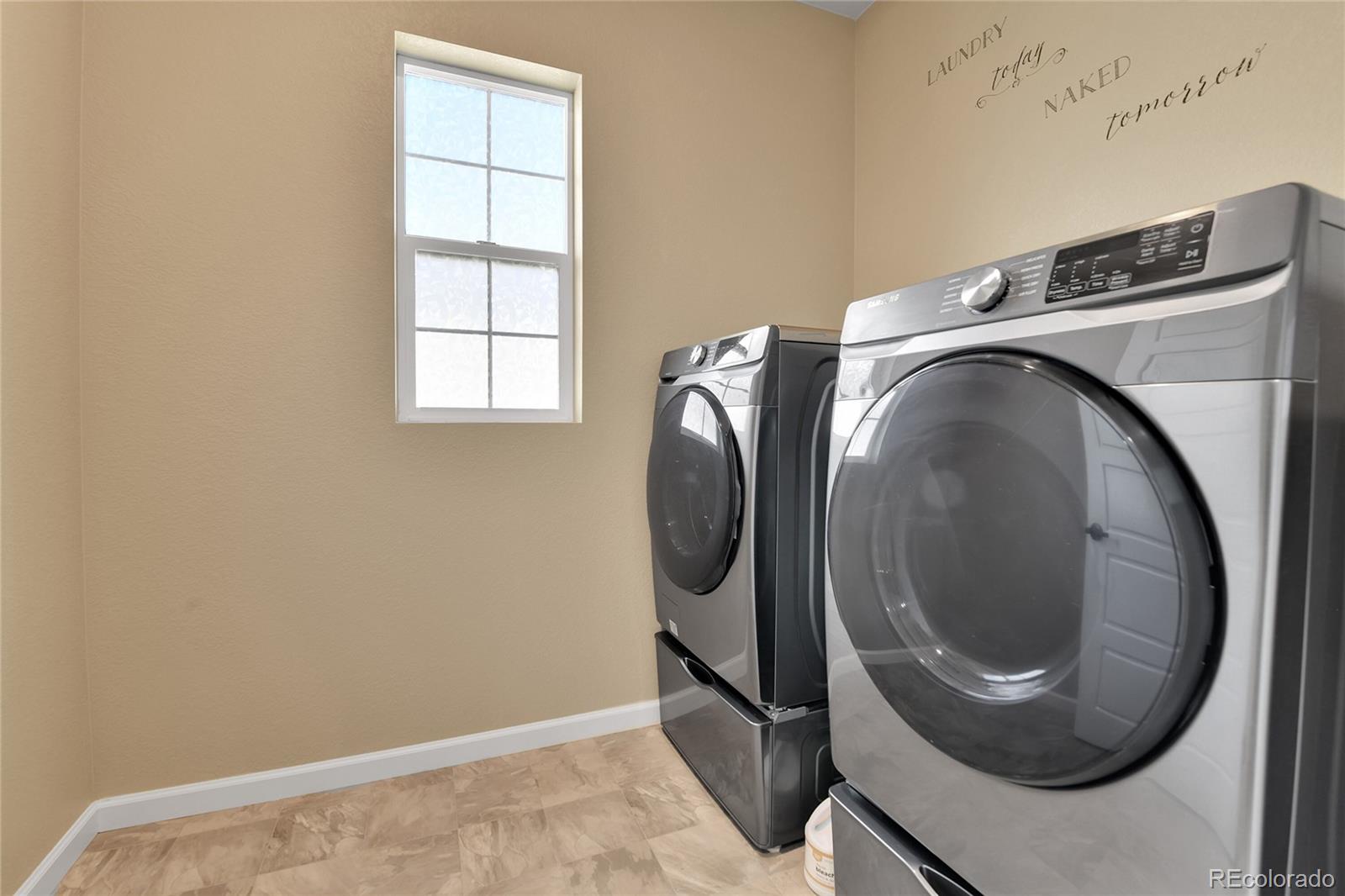 MLS Image #20 for 109 n patsburg street,aurora, Colorado