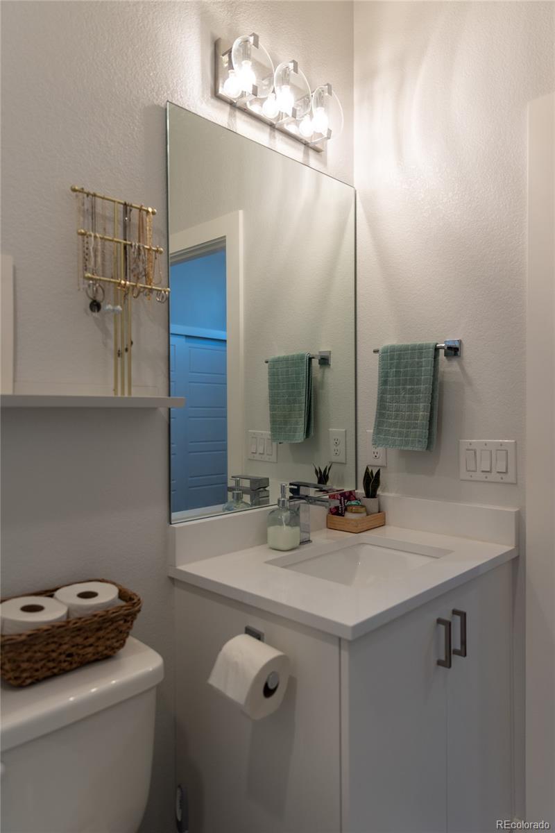 MLS Image #11 for 2350  tremont place,denver, Colorado