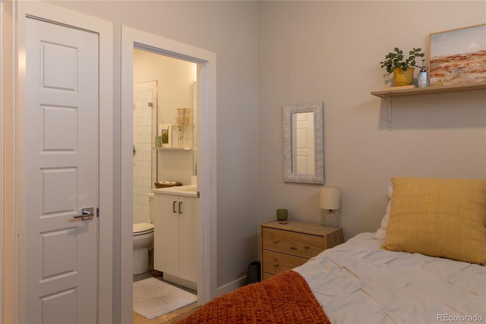 MLS Image #13 for 2350  tremont place,denver, Colorado