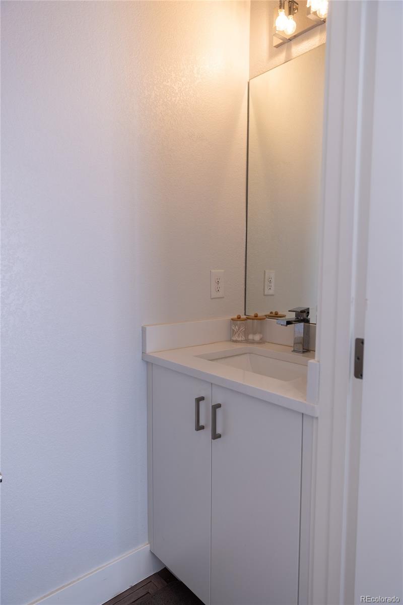 MLS Image #30 for 2350  tremont place,denver, Colorado