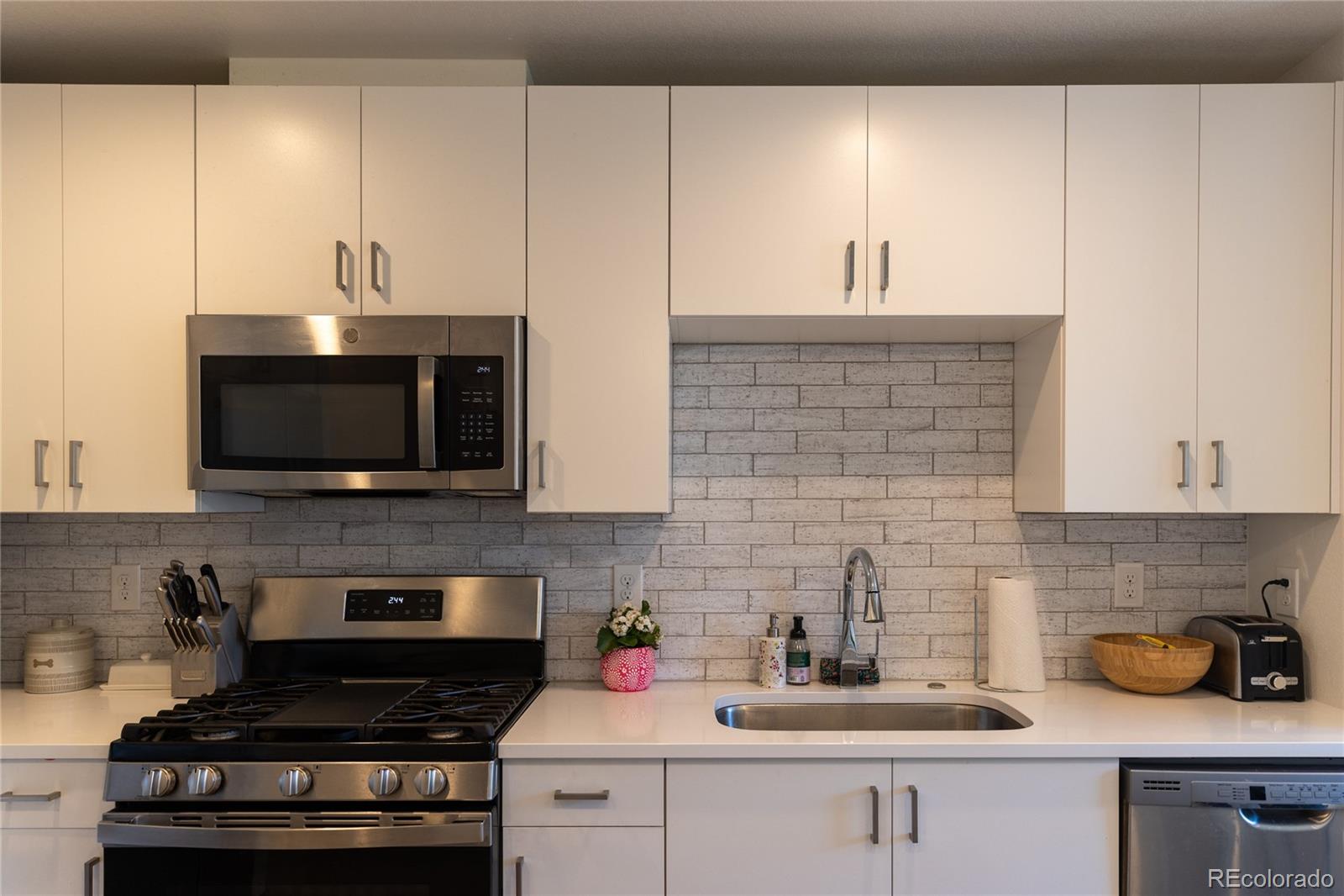 MLS Image #4 for 2350  tremont place,denver, Colorado