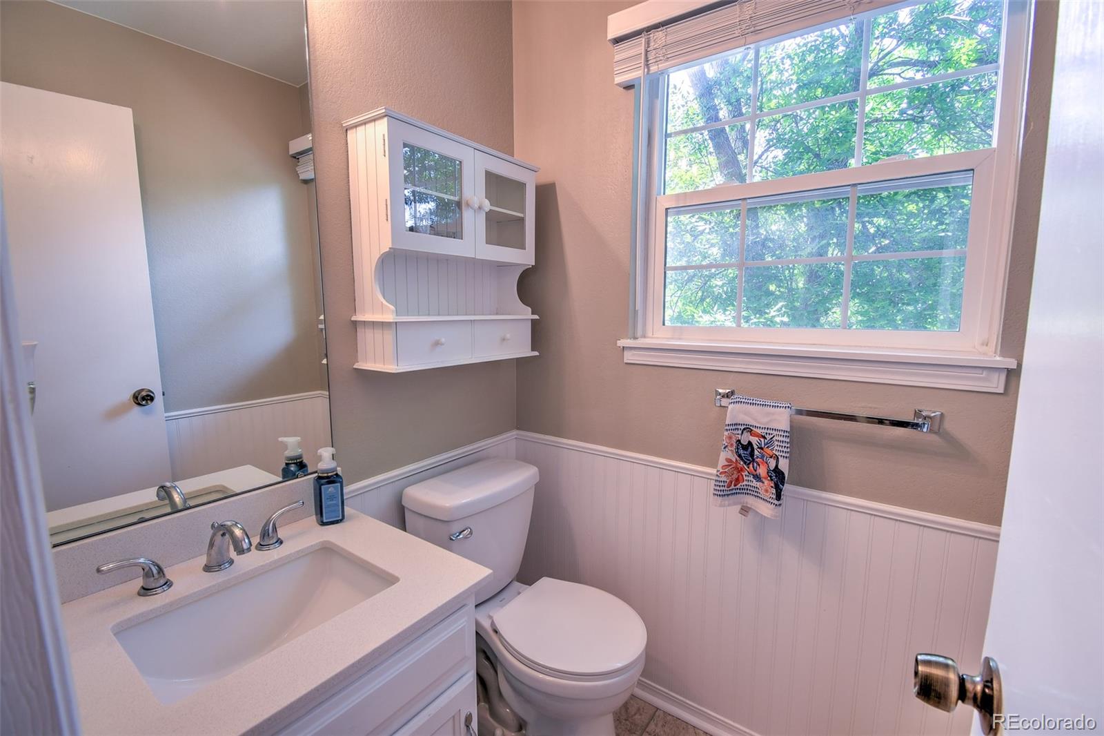 MLS Image #7 for 8022 s columbine court,centennial, Colorado