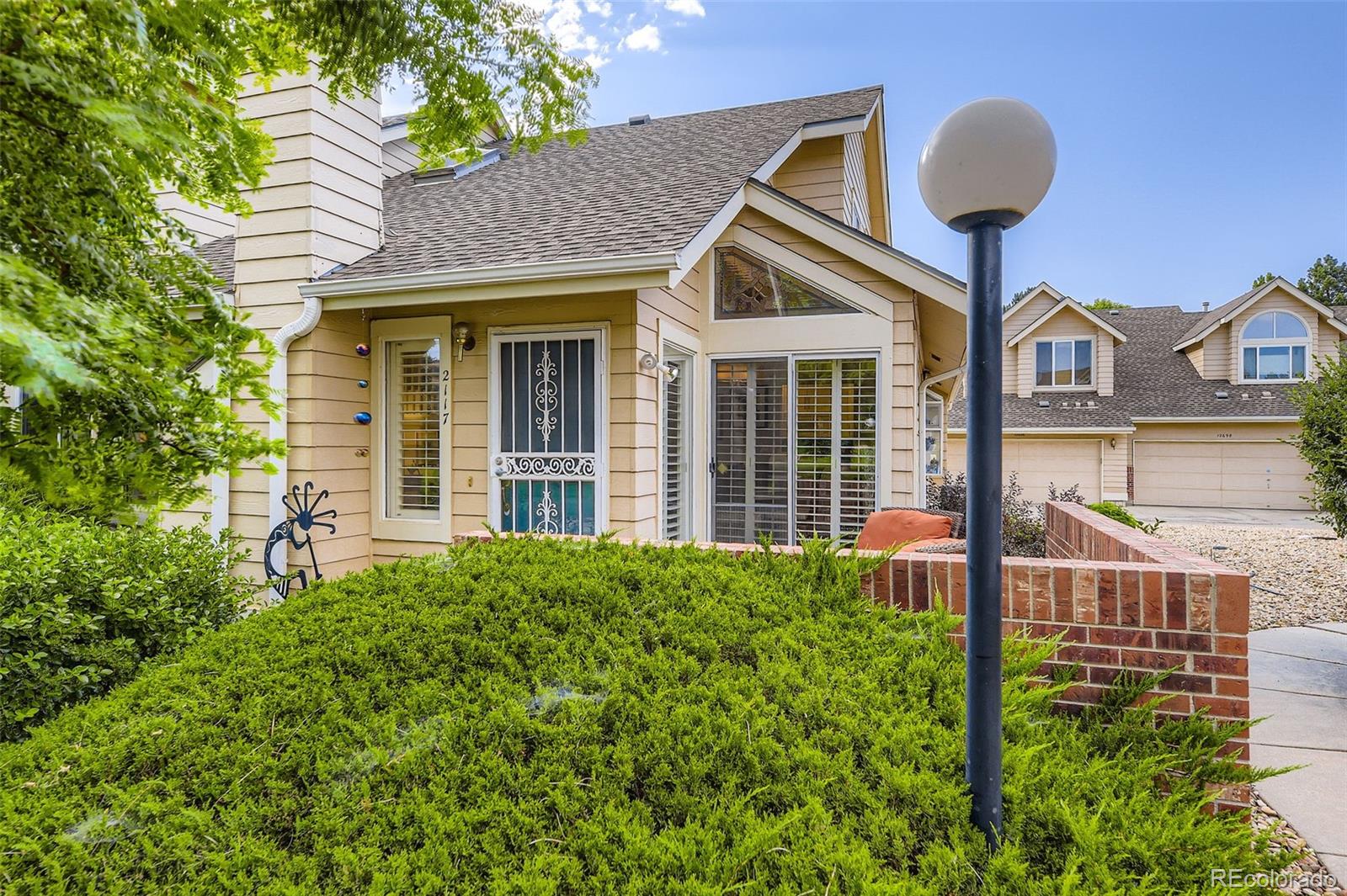 MLS Image #2 for 2117 s troy way,aurora, Colorado