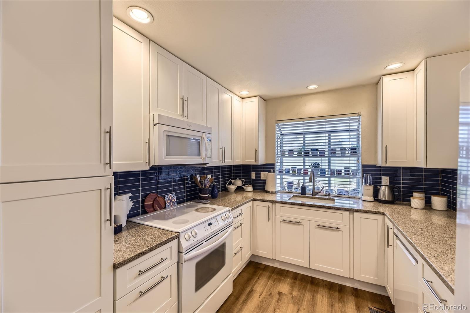 MLS Image #7 for 2117 s troy way,aurora, Colorado