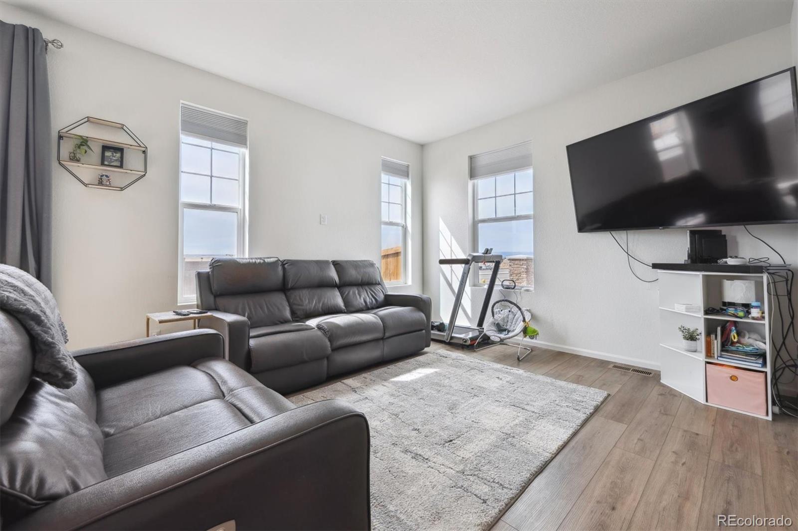 MLS Image #4 for 608 n bersshine court,aurora, Colorado