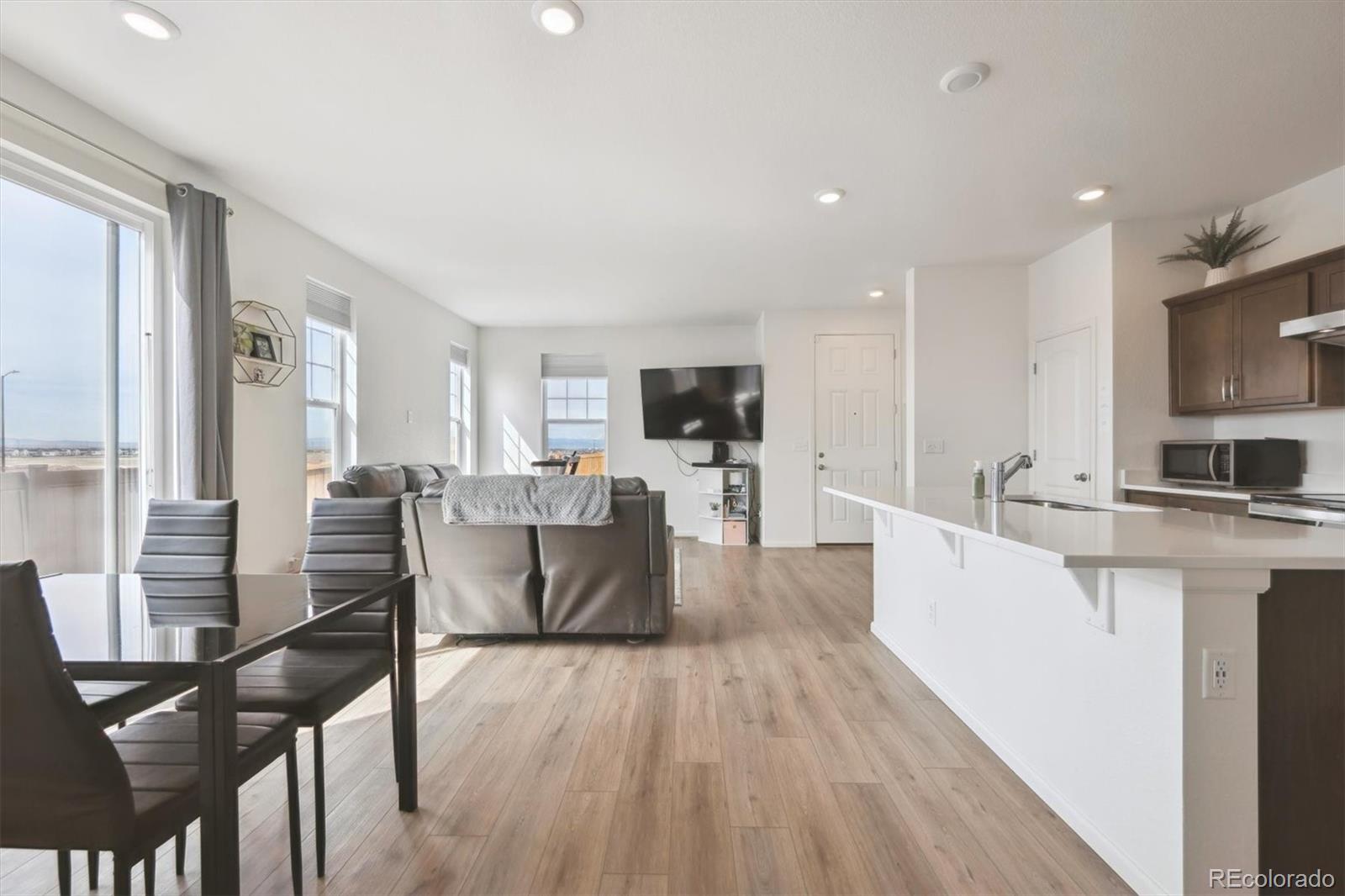 MLS Image #5 for 608 n bersshine court,aurora, Colorado