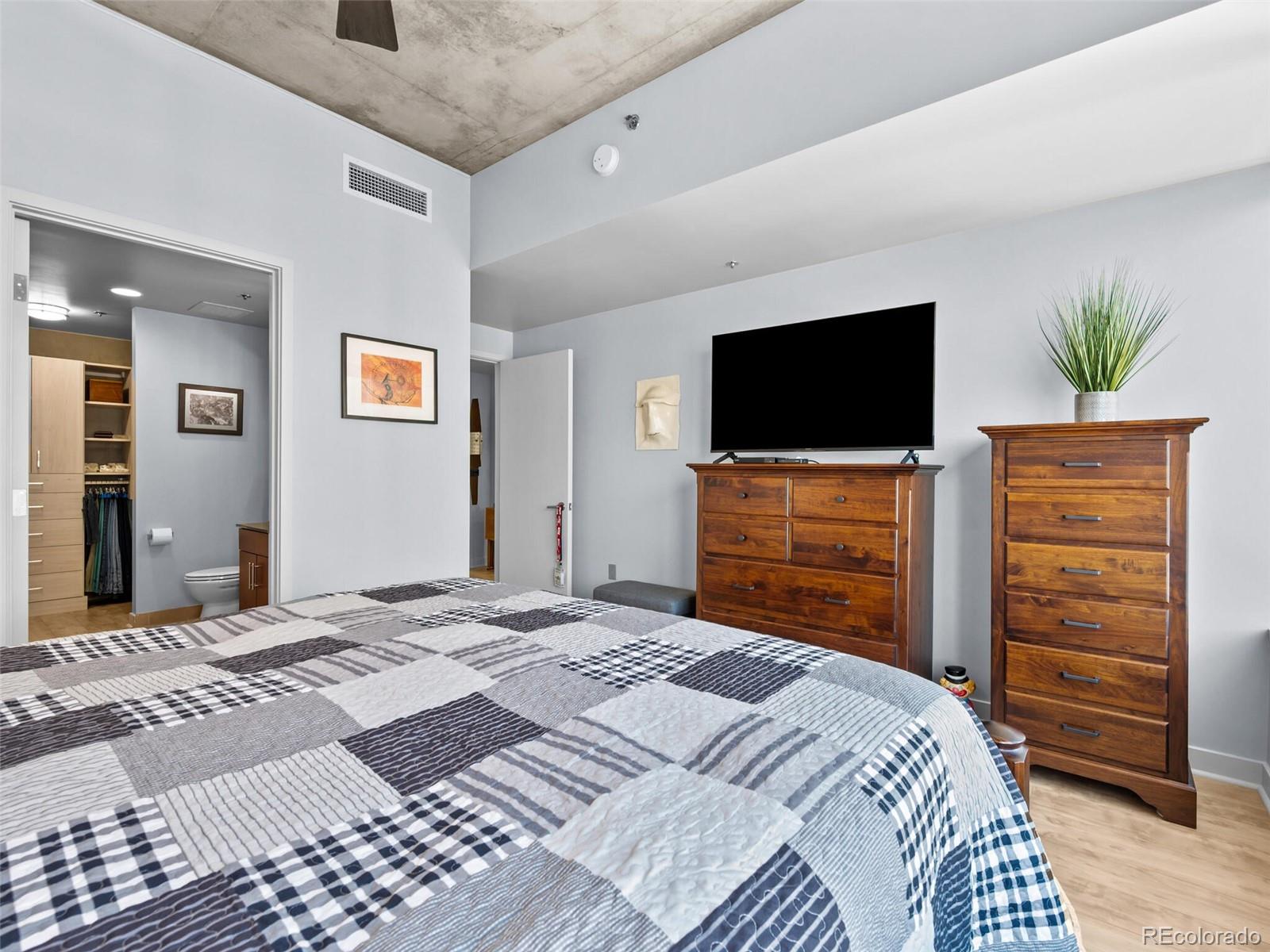 MLS Image #14 for 891  14th street,denver, Colorado