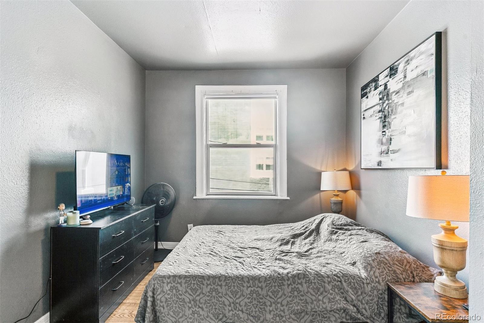 MLS Image #14 for 909 w park avenue,denver, Colorado