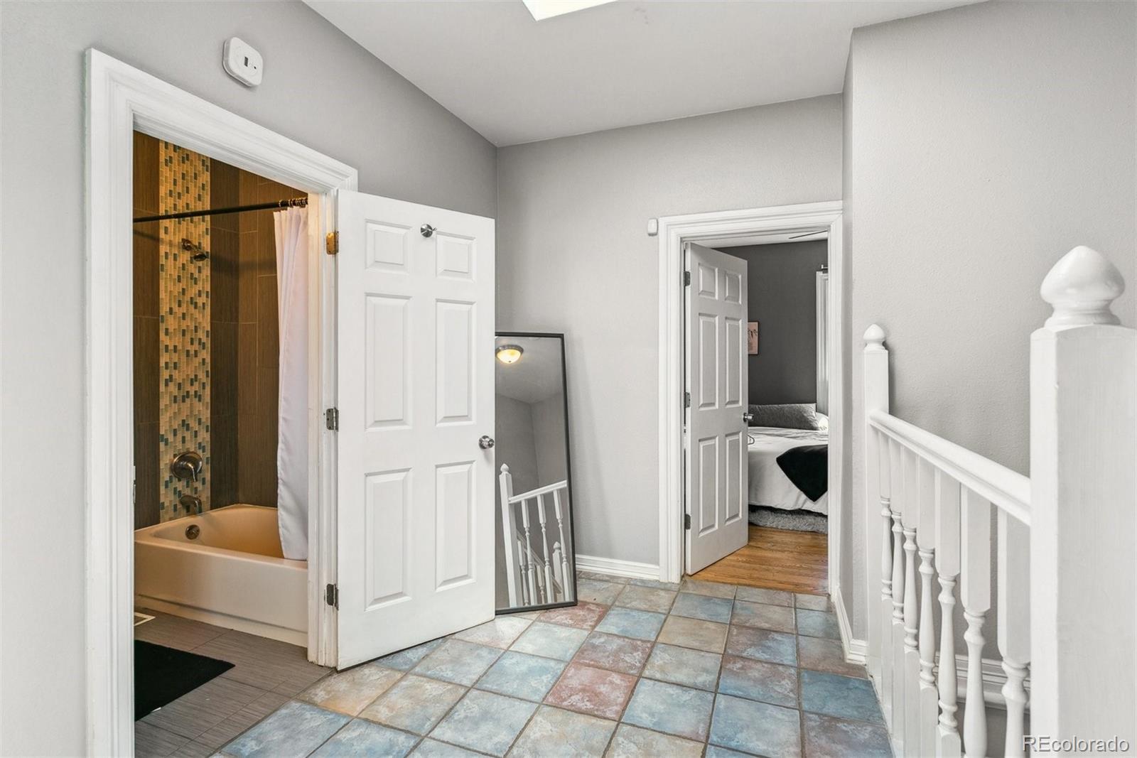MLS Image #16 for 909 w park avenue,denver, Colorado