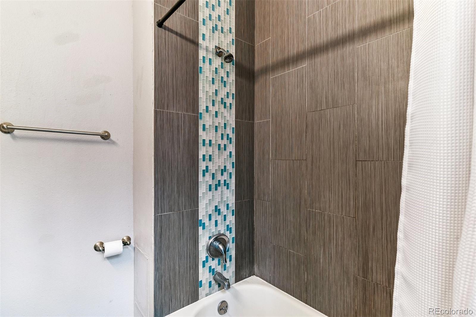 MLS Image #17 for 909 w park avenue,denver, Colorado