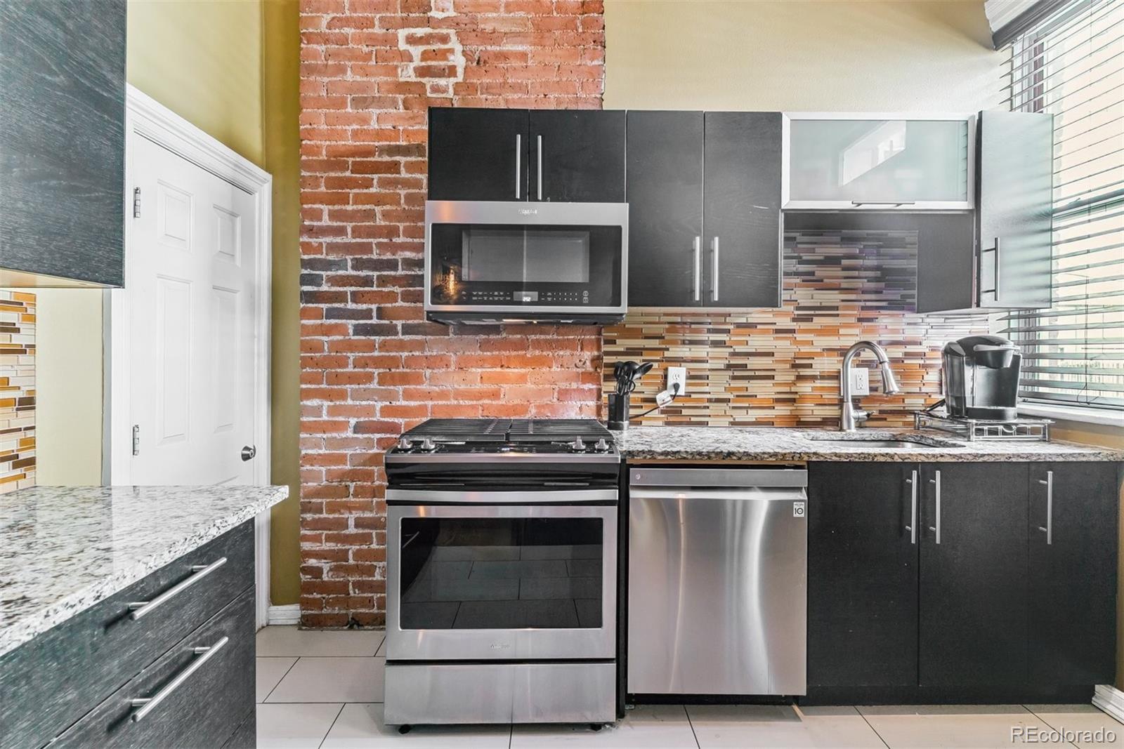 MLS Image #7 for 909 w park avenue,denver, Colorado