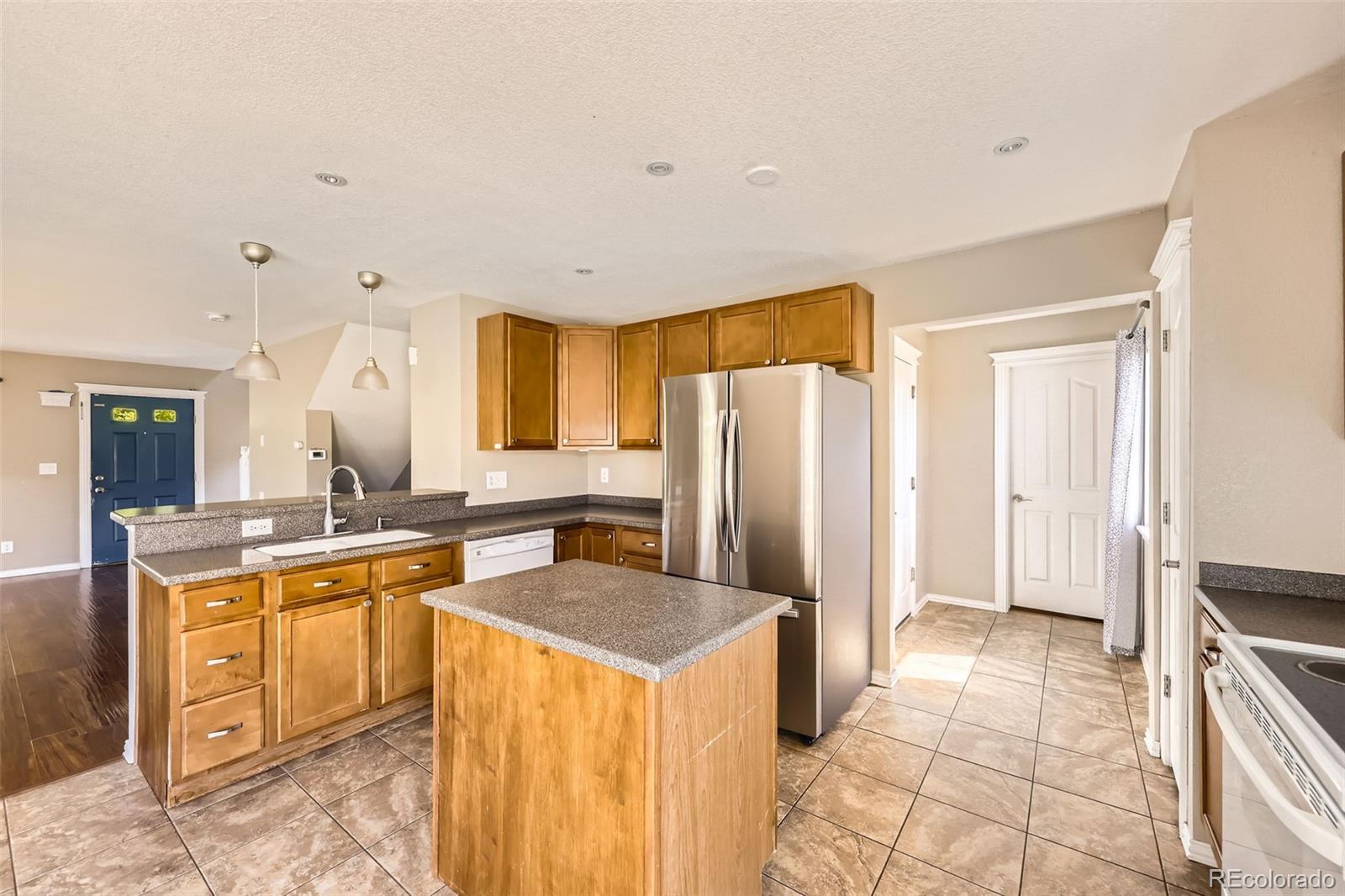 MLS Image #4 for 10882  dayton way,commerce city, Colorado