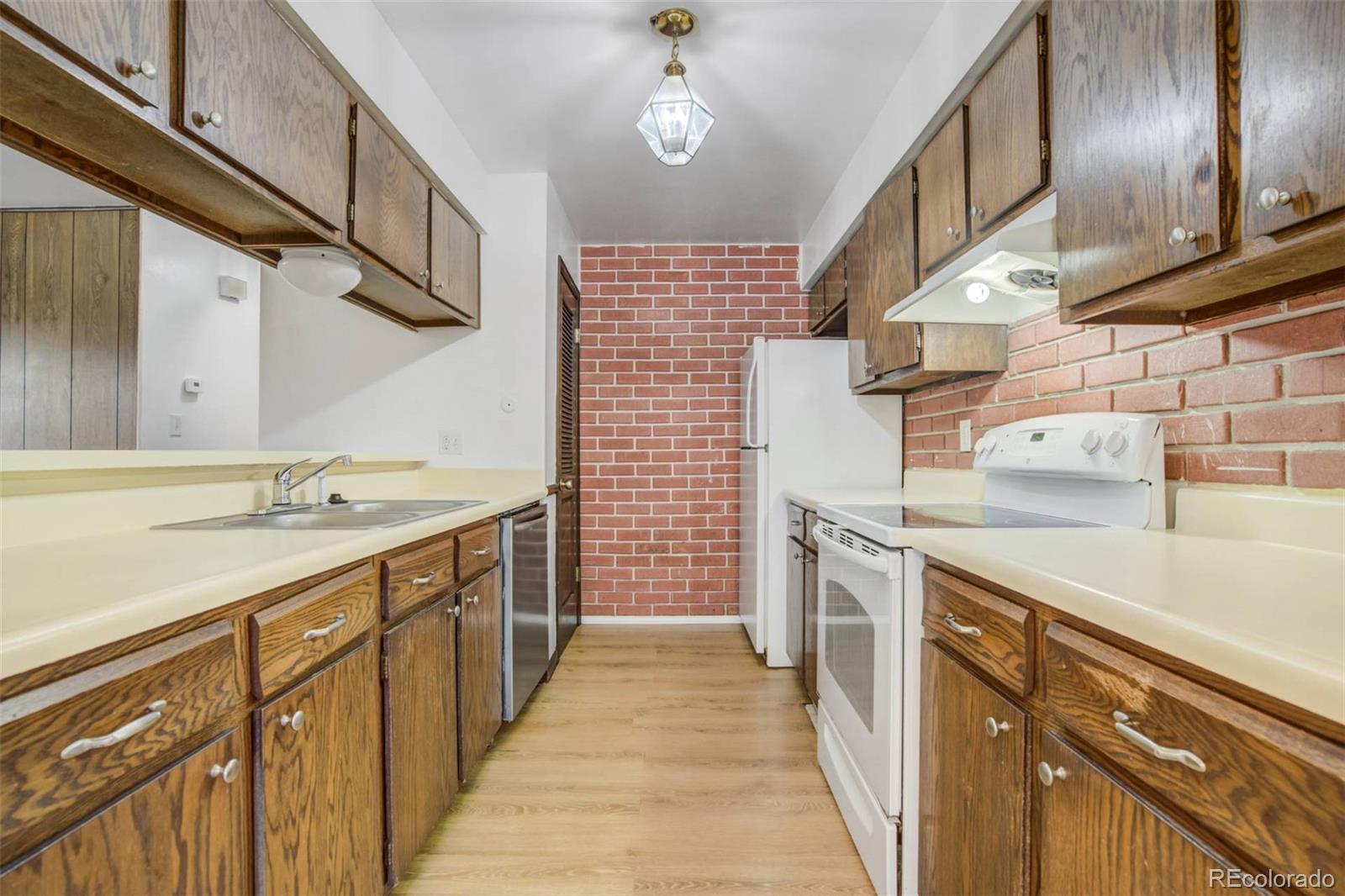 MLS Image #8 for 15157 e louisiana drive,aurora, Colorado