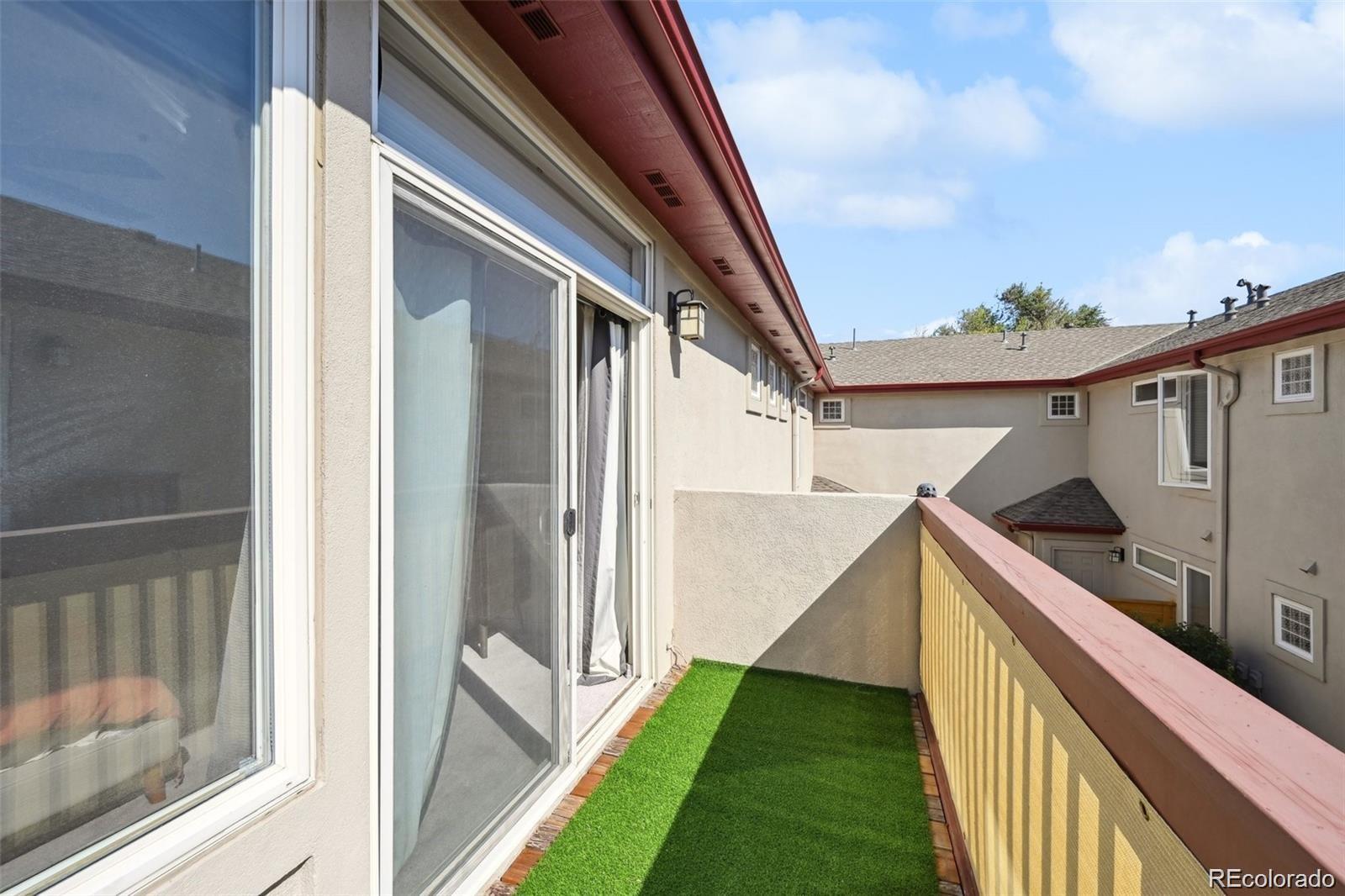 MLS Image #21 for 920 s locust street,denver, Colorado