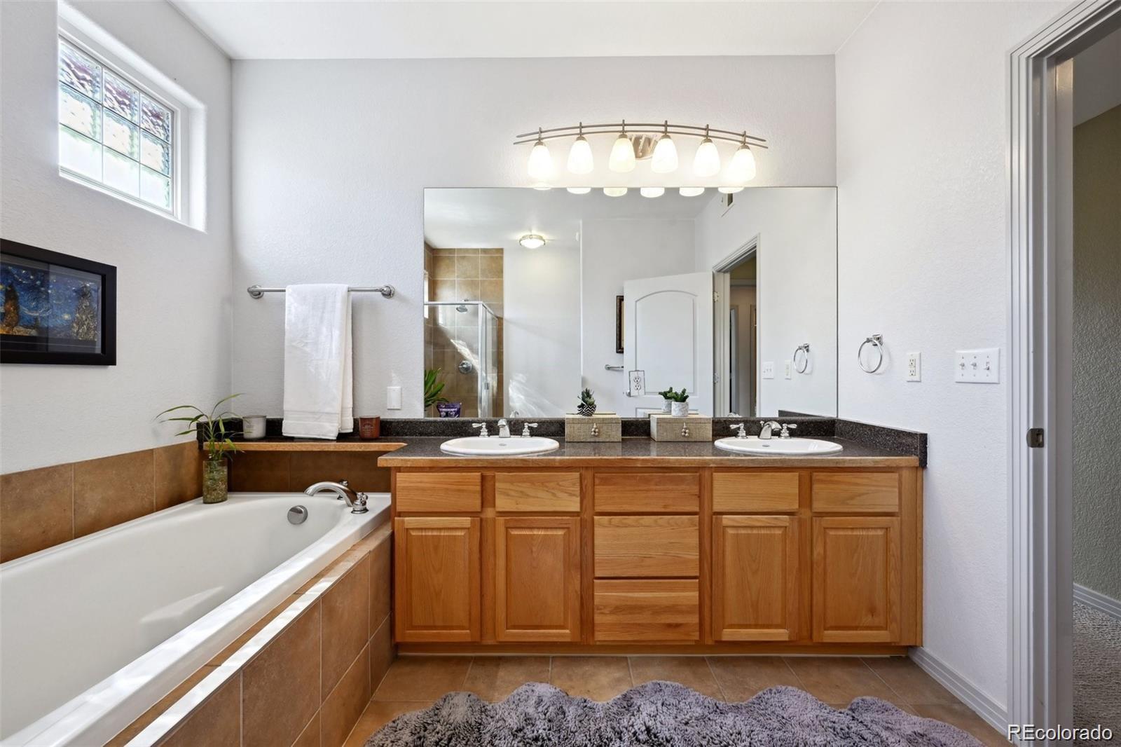 MLS Image #23 for 920 s locust street,denver, Colorado