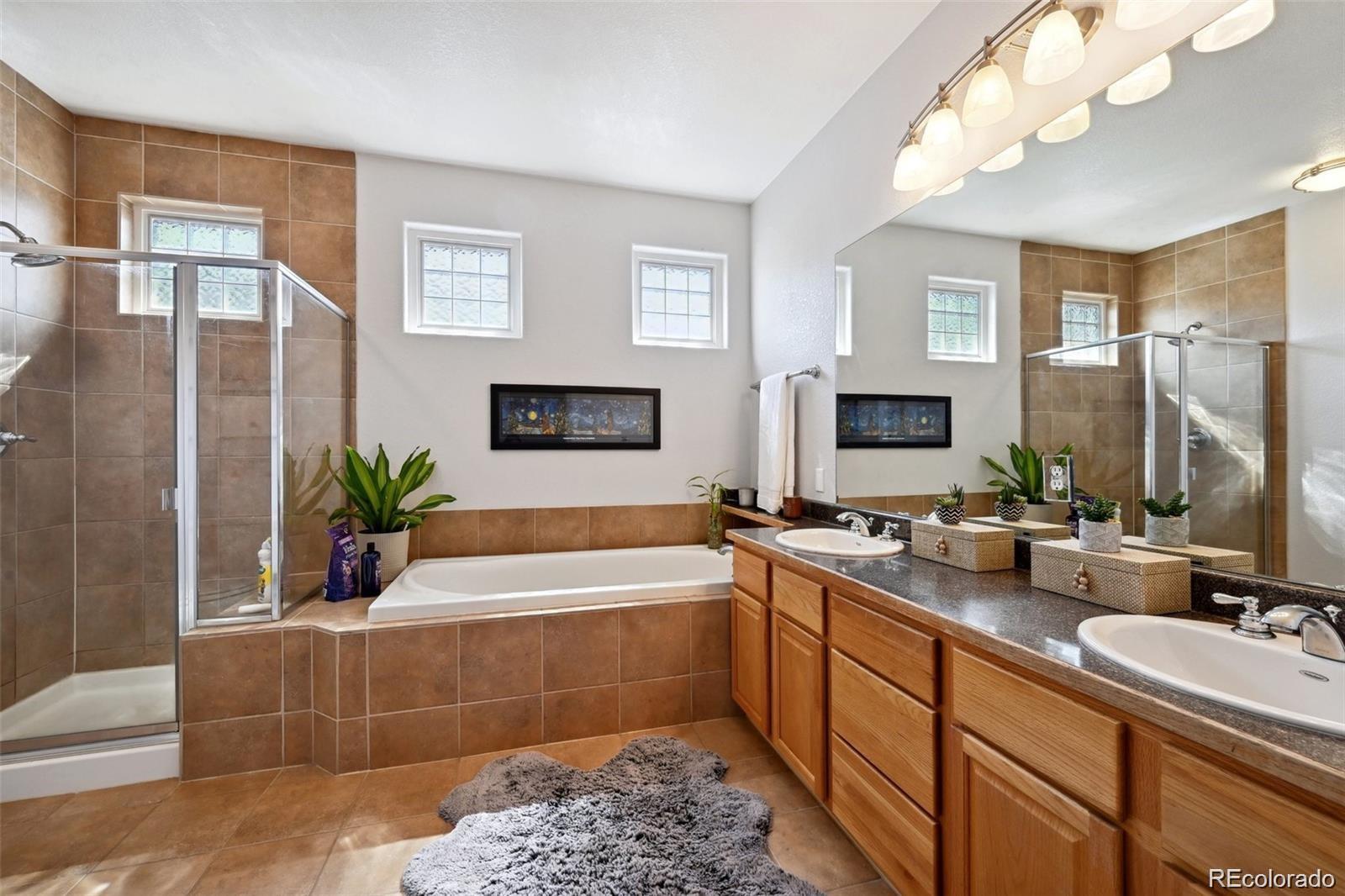 MLS Image #24 for 920 s locust street,denver, Colorado