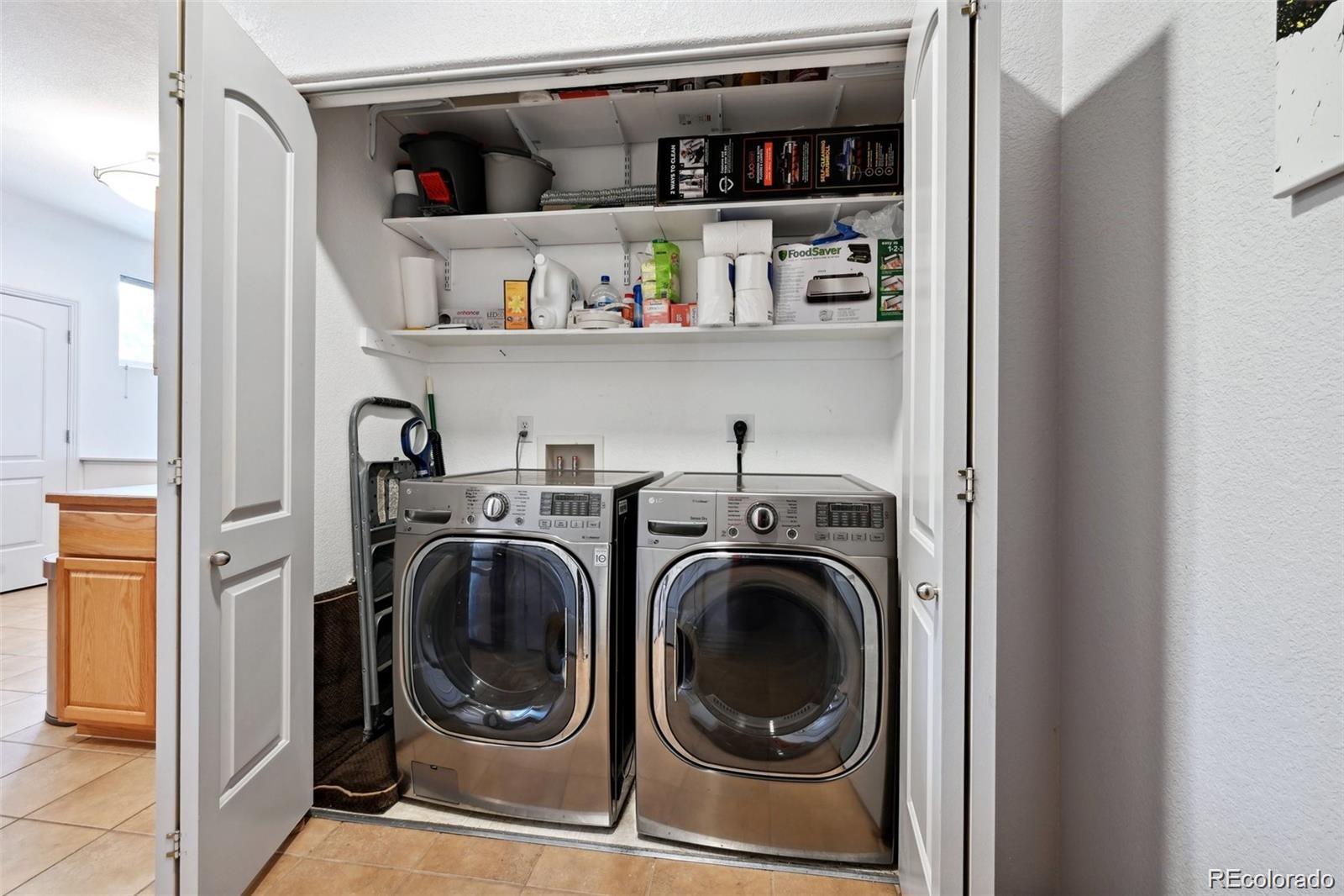 MLS Image #29 for 920 s locust street,denver, Colorado