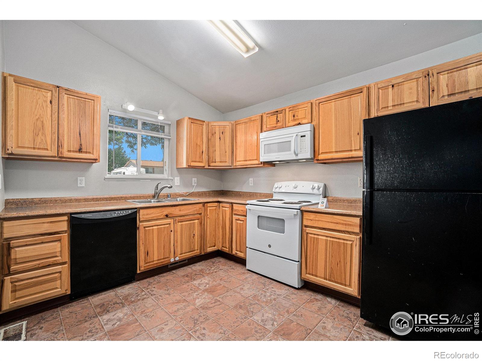 MLS Image #3 for 1634  san juan circle,evans, Colorado