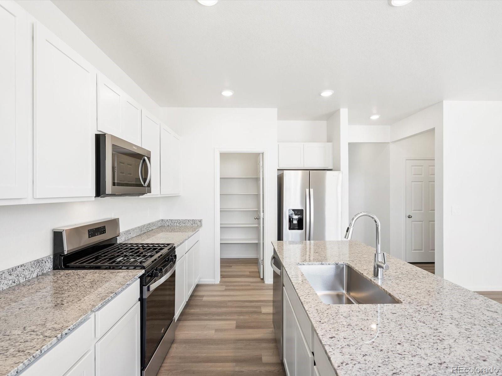 MLS Image #10 for 4681  sunsplash way,johnstown, Colorado