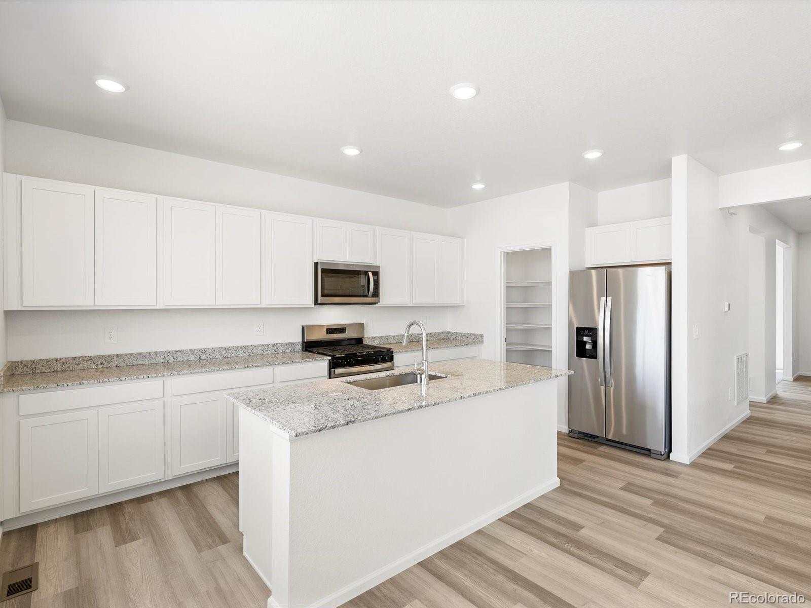 MLS Image #8 for 4681  sunsplash way,johnstown, Colorado