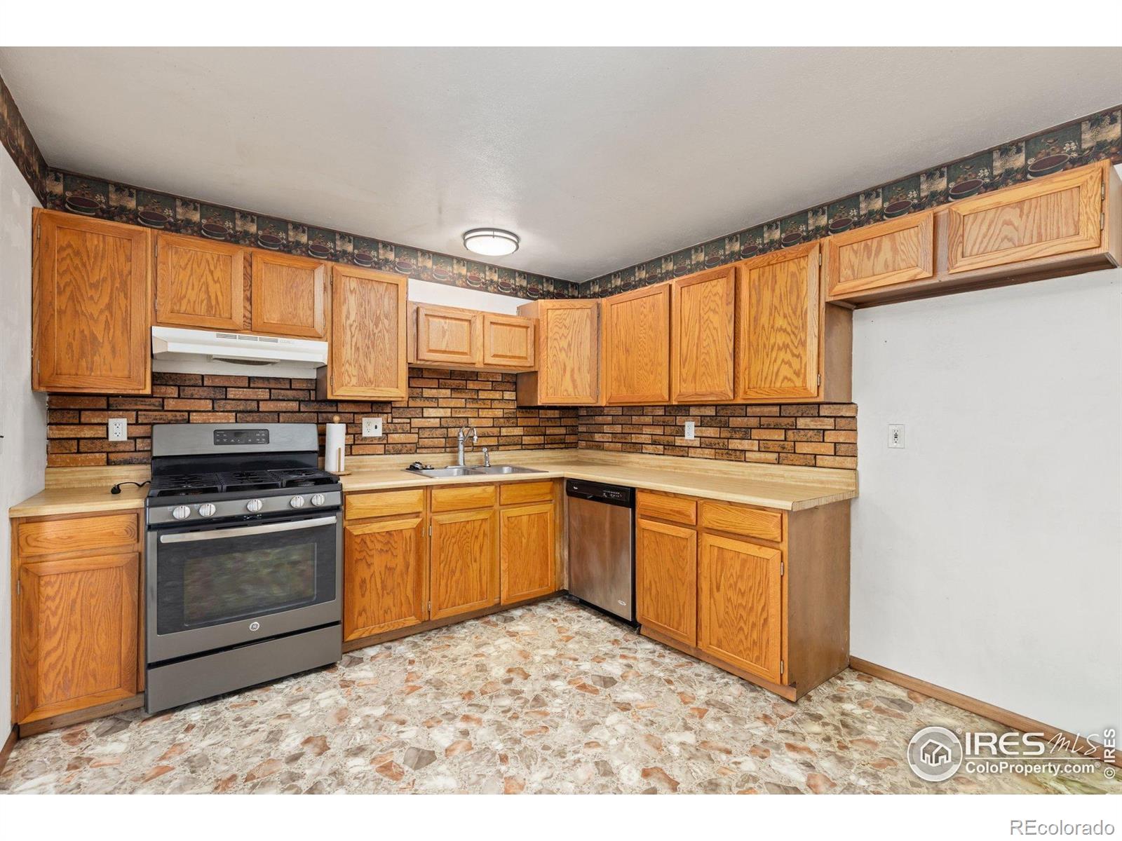 MLS Image #10 for 3792 e 114th drive,thornton, Colorado