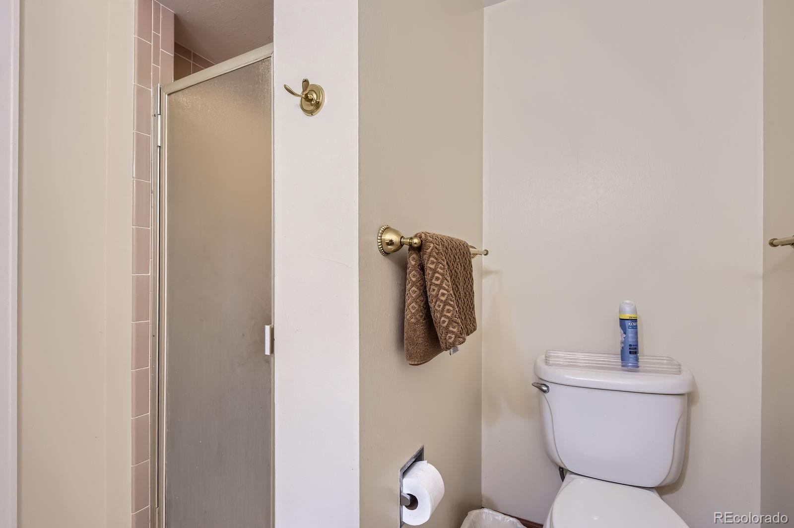 MLS Image #11 for 3724 s poplar street,denver, Colorado