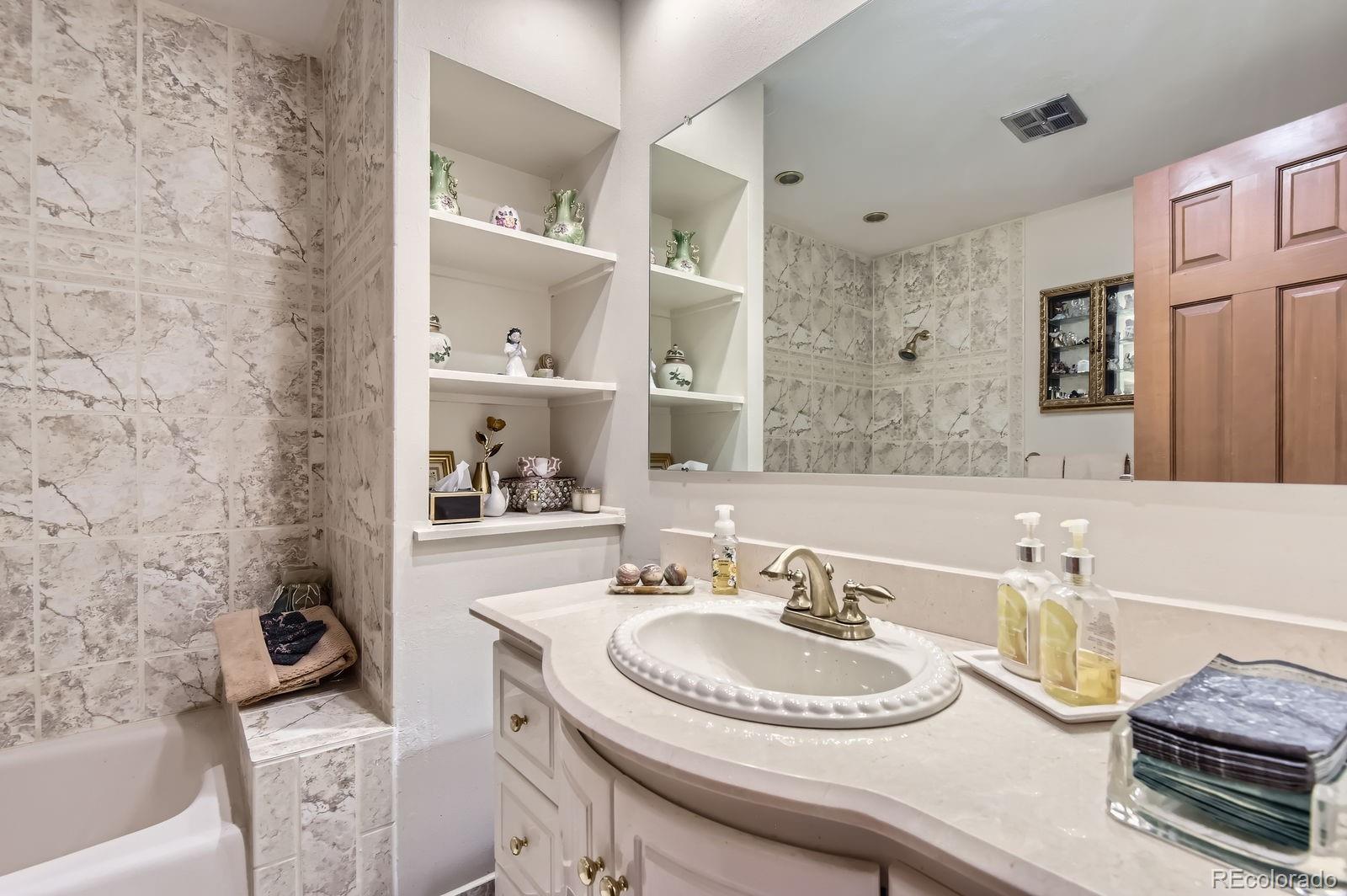 MLS Image #18 for 3724 s poplar street,denver, Colorado