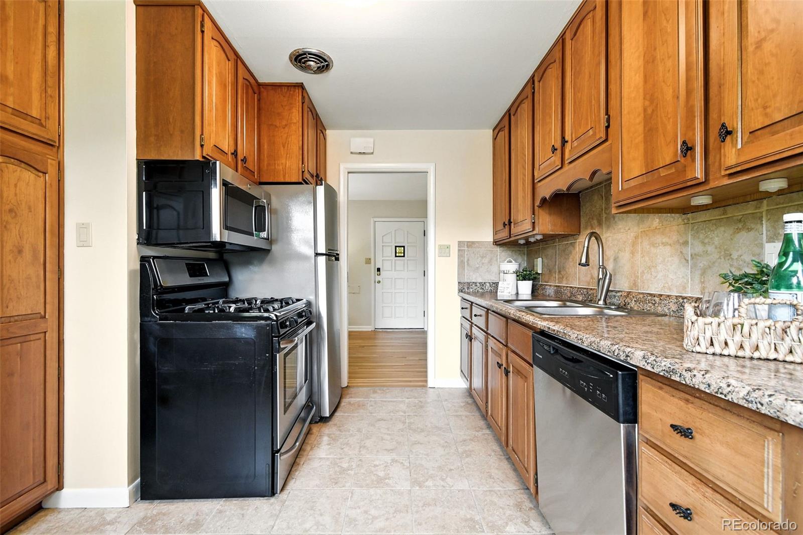 MLS Image #13 for 5503 e utah place,denver, Colorado