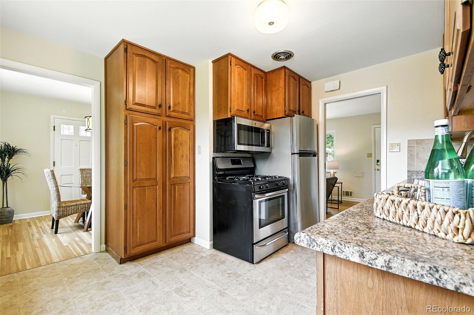 MLS Image #14 for 5503 e utah place,denver, Colorado