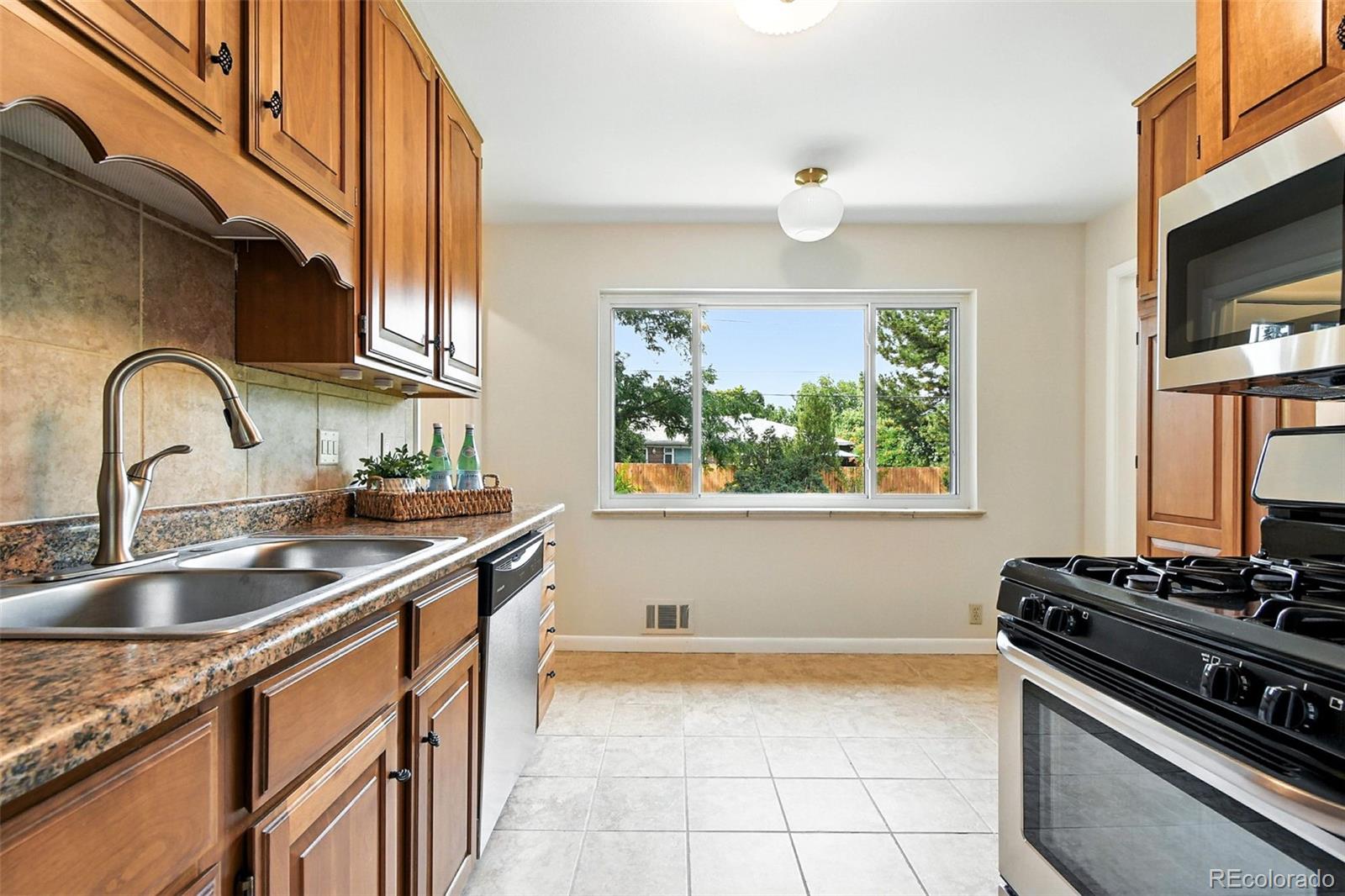 MLS Image #15 for 5503 e utah place,denver, Colorado