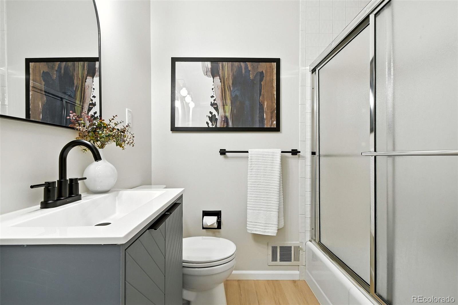 MLS Image #28 for 5503 e utah place,denver, Colorado