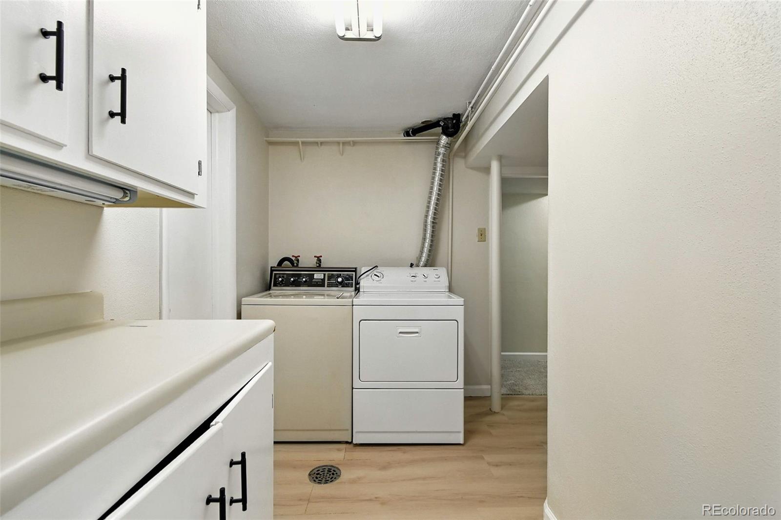 MLS Image #40 for 5503 e utah place,denver, Colorado