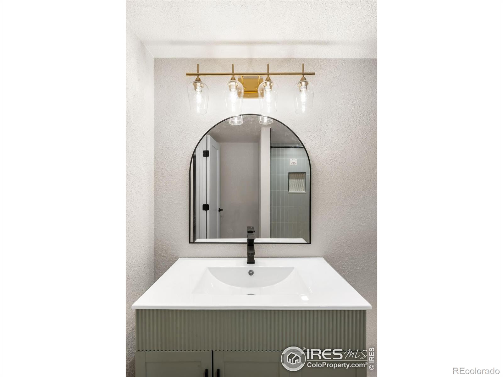 MLS Image #18 for 3089 s jasmine street,denver, Colorado