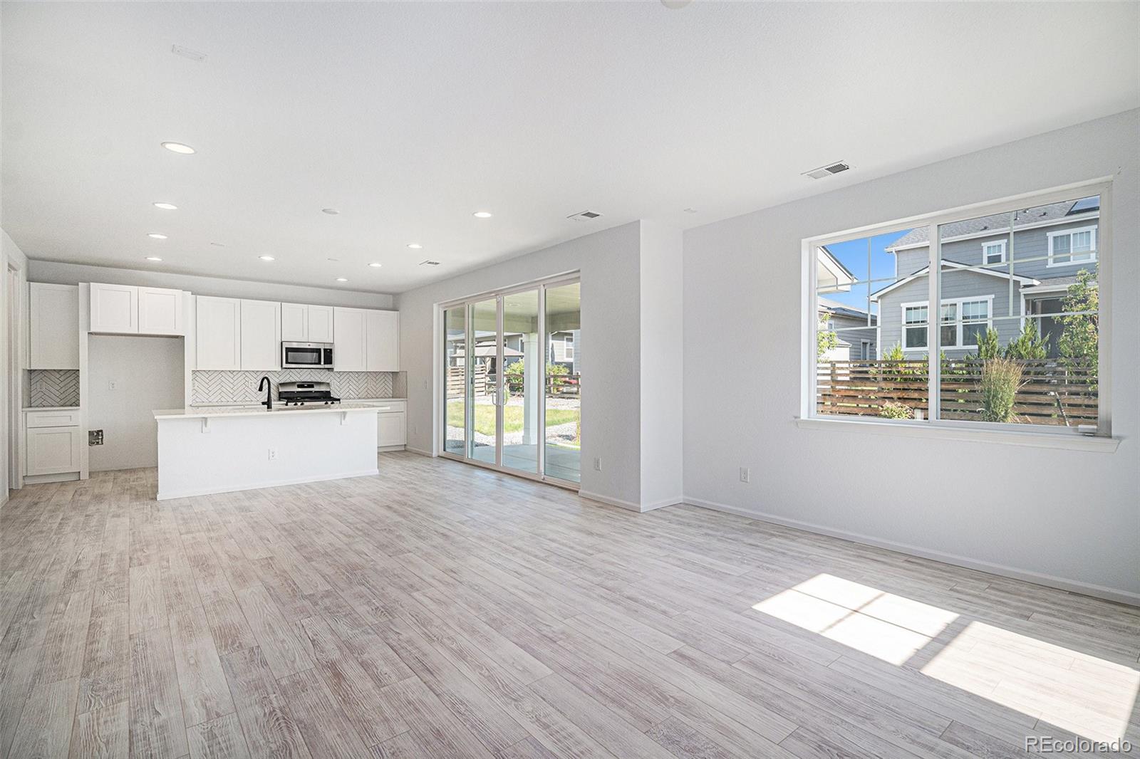 MLS Image #8 for 24281 e 40th avenue,aurora, Colorado