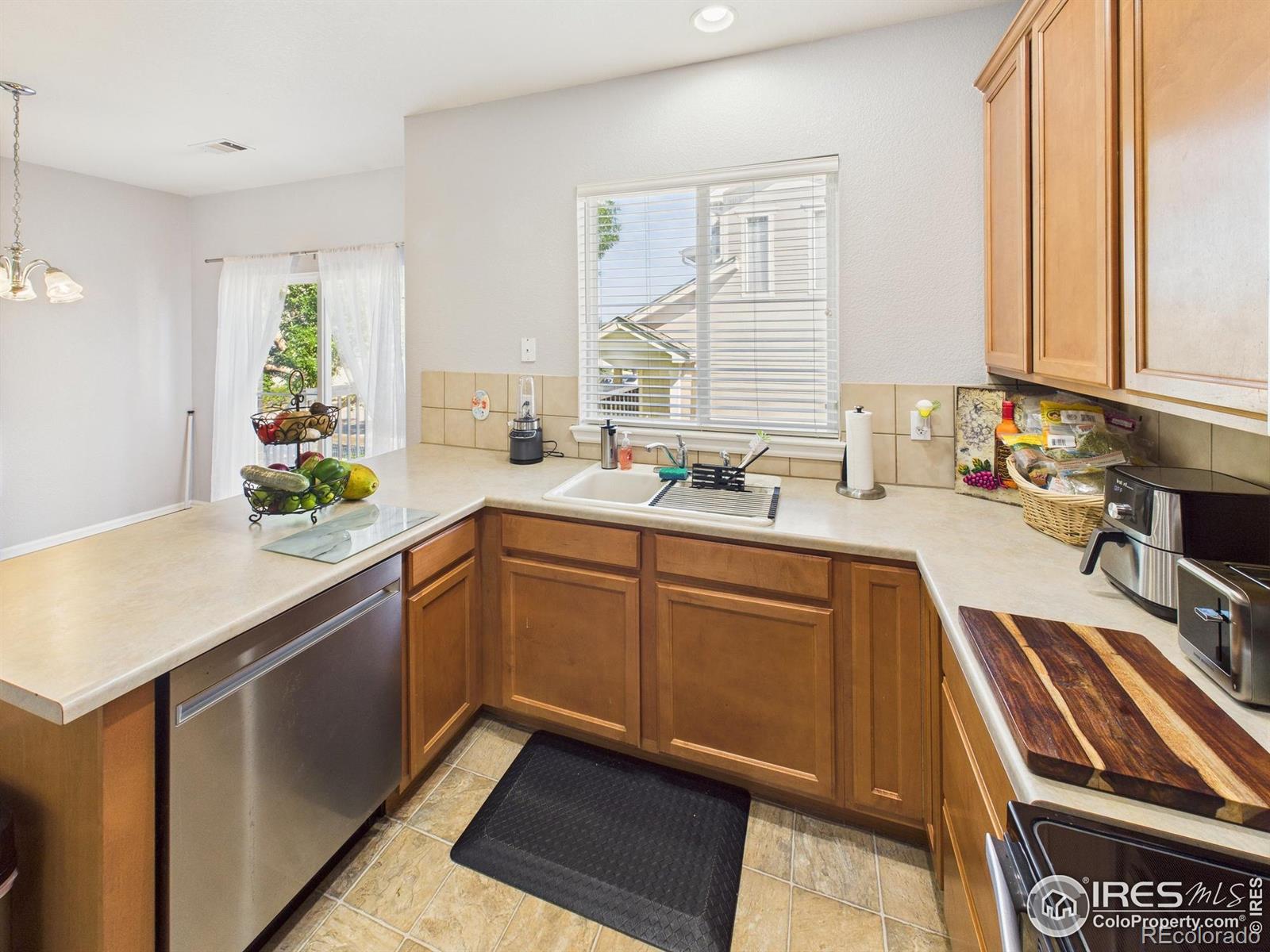 MLS Image #3 for 12912  grant circle,thornton, Colorado