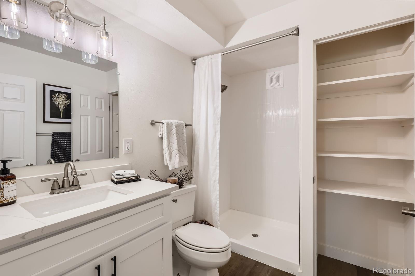 MLS Image #3 for 610 s clinton street 5a,denver, Colorado